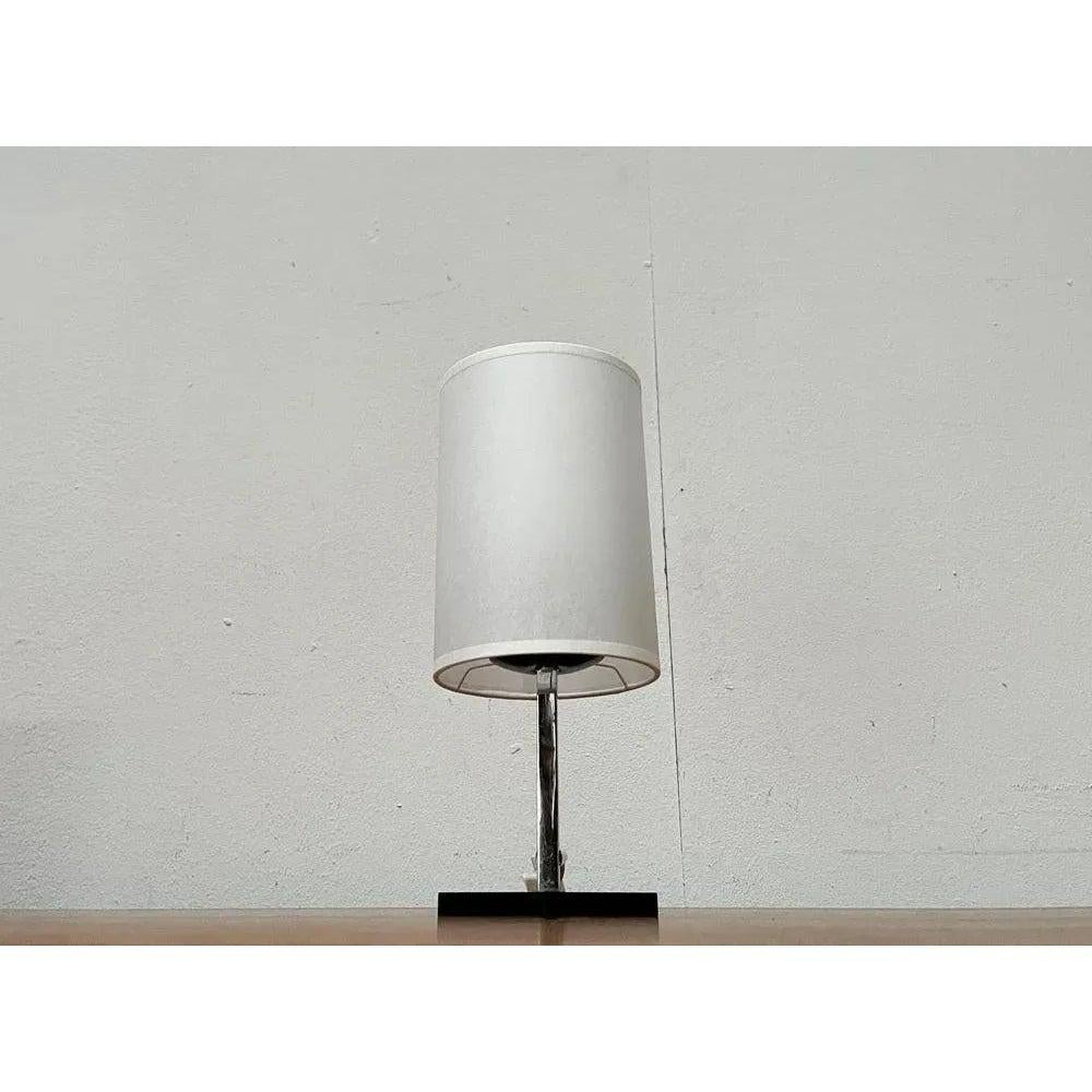 Pequeña lámpara de mesa minimalista de mediados de siglo, años 60 en venta 2