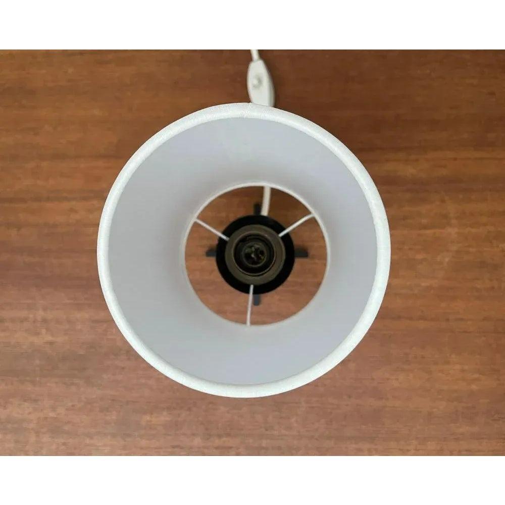 Pequeña lámpara de mesa minimalista de mediados de siglo, años 60 en venta 3