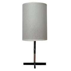 Piccola lampada da tavolo minimalista di metà secolo, anni '60