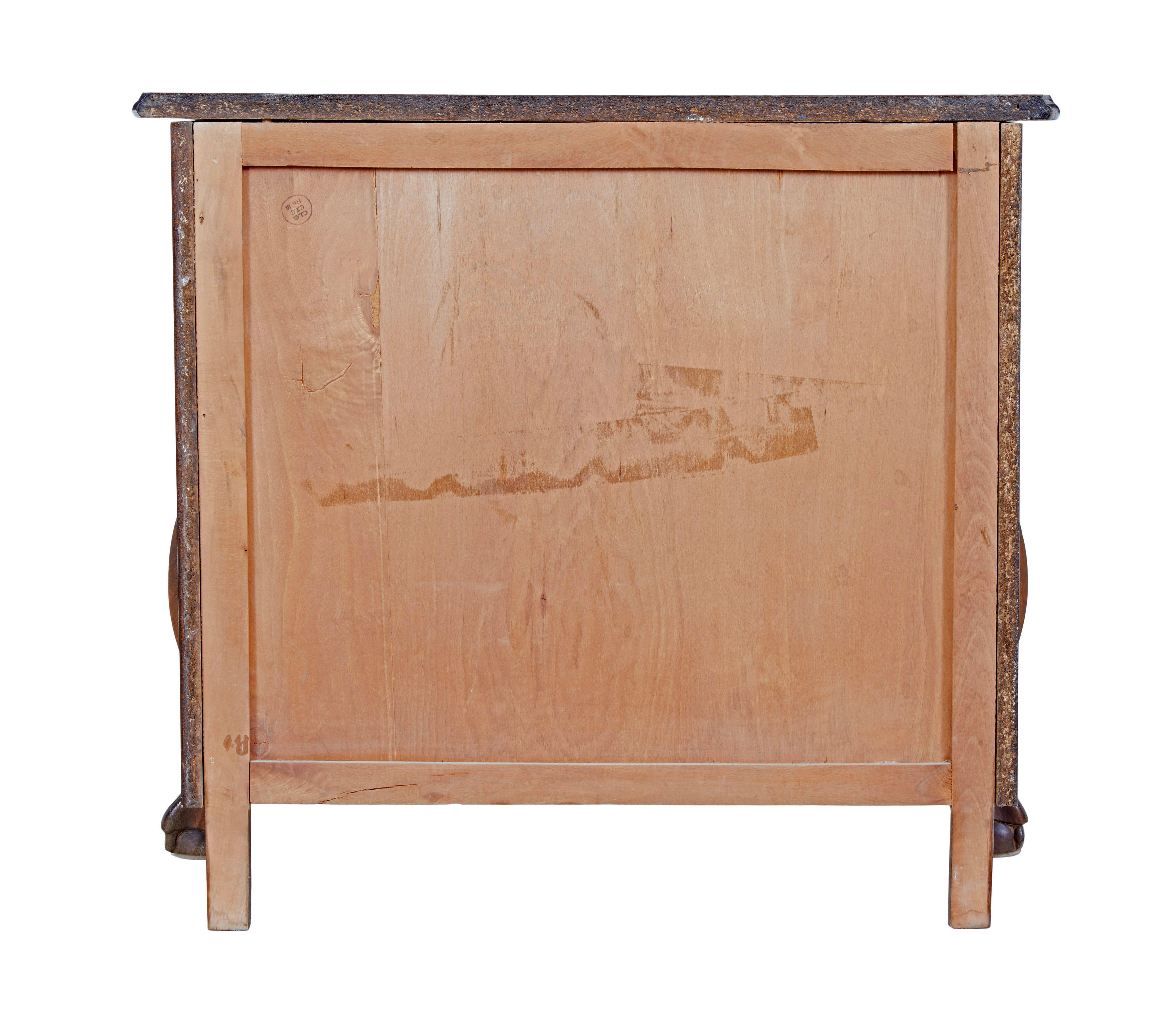 Svedese Cassettiera a bombe di gelso della metà del secolo scorso in vendita