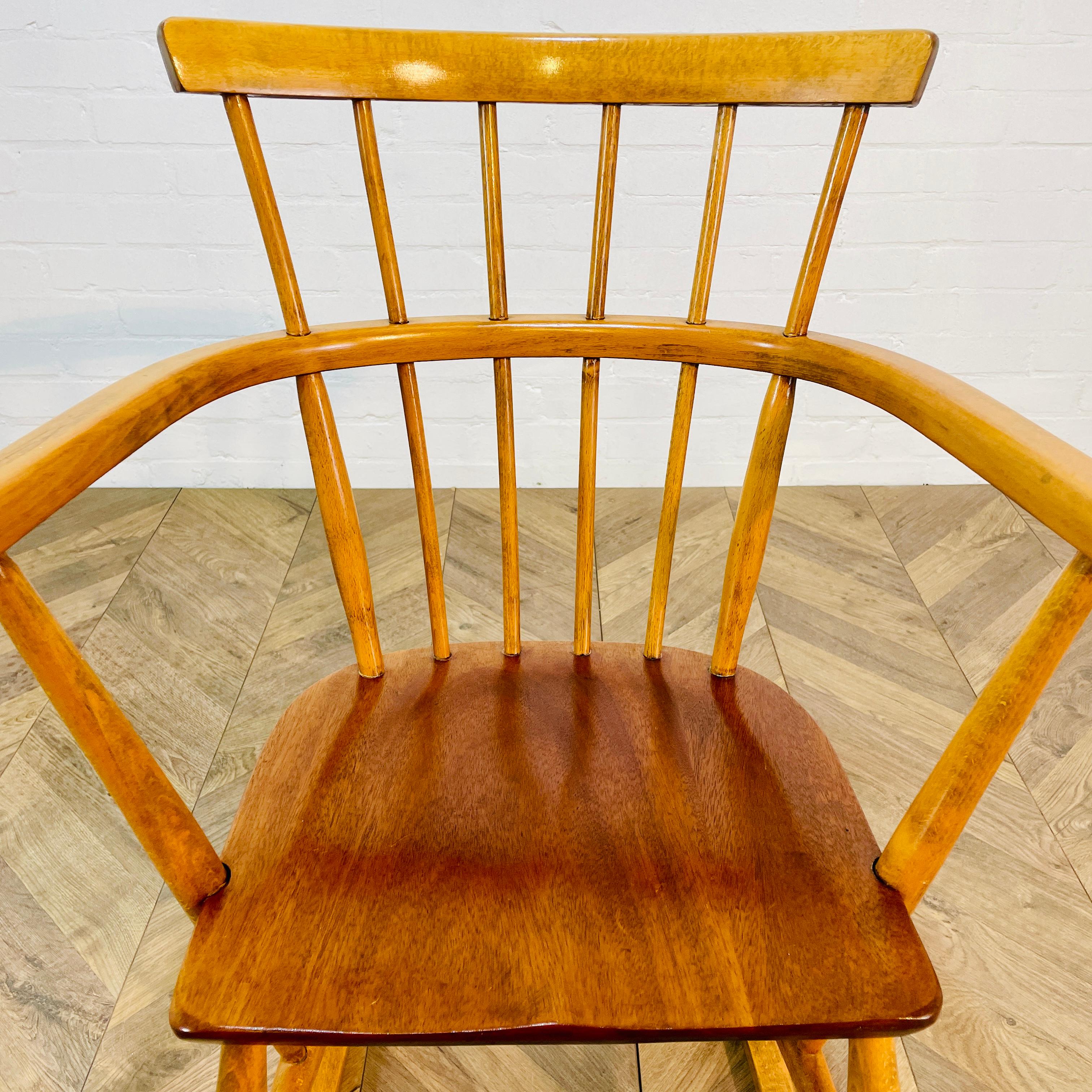 Petit fauteuil à bascule du milieu du siècle, vers 1960 en vente 6