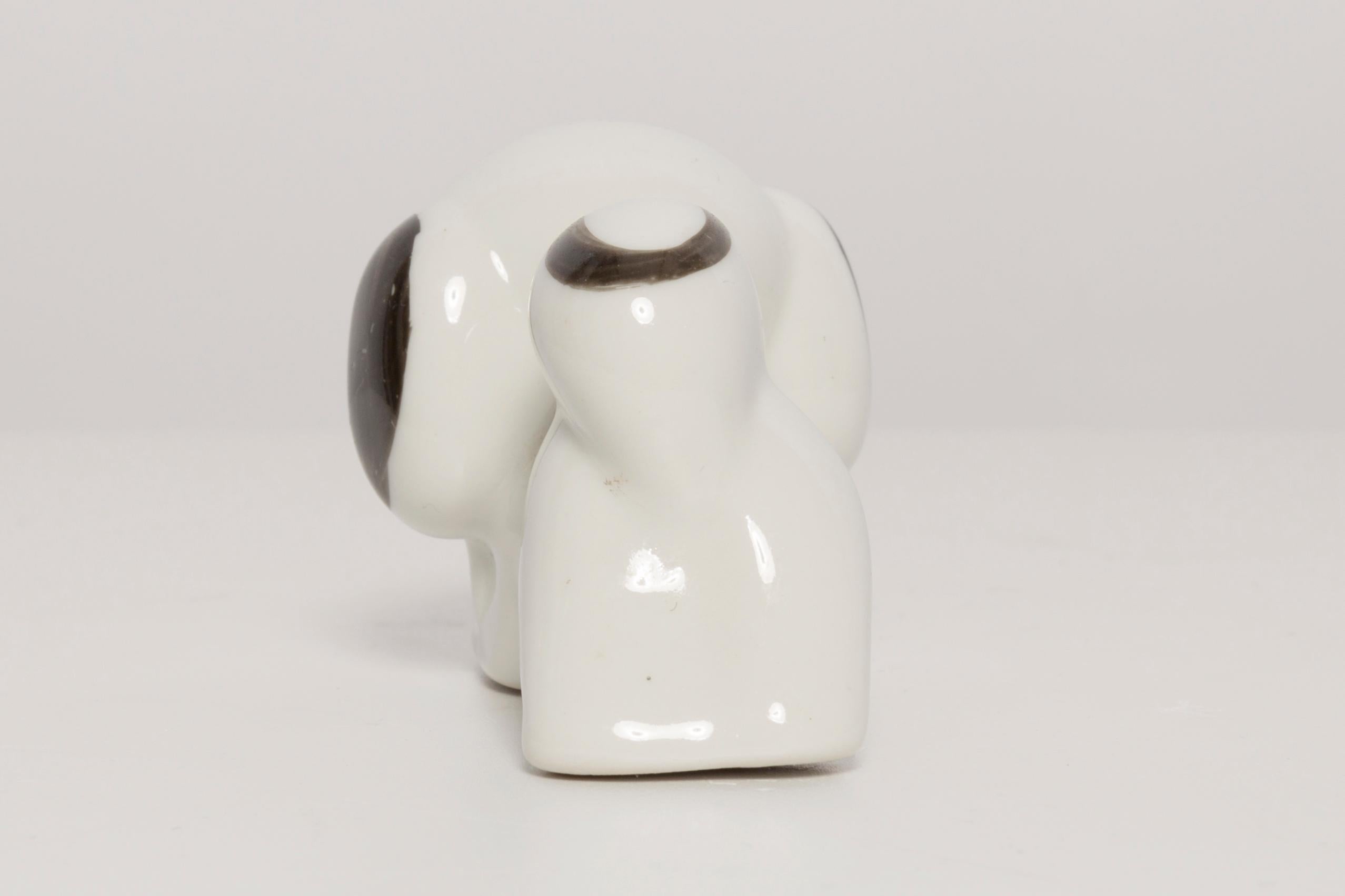 Mid Century Small White Dog Sculpture, Italy, 1960s In Good Condition In 05-080 Hornowek, PL