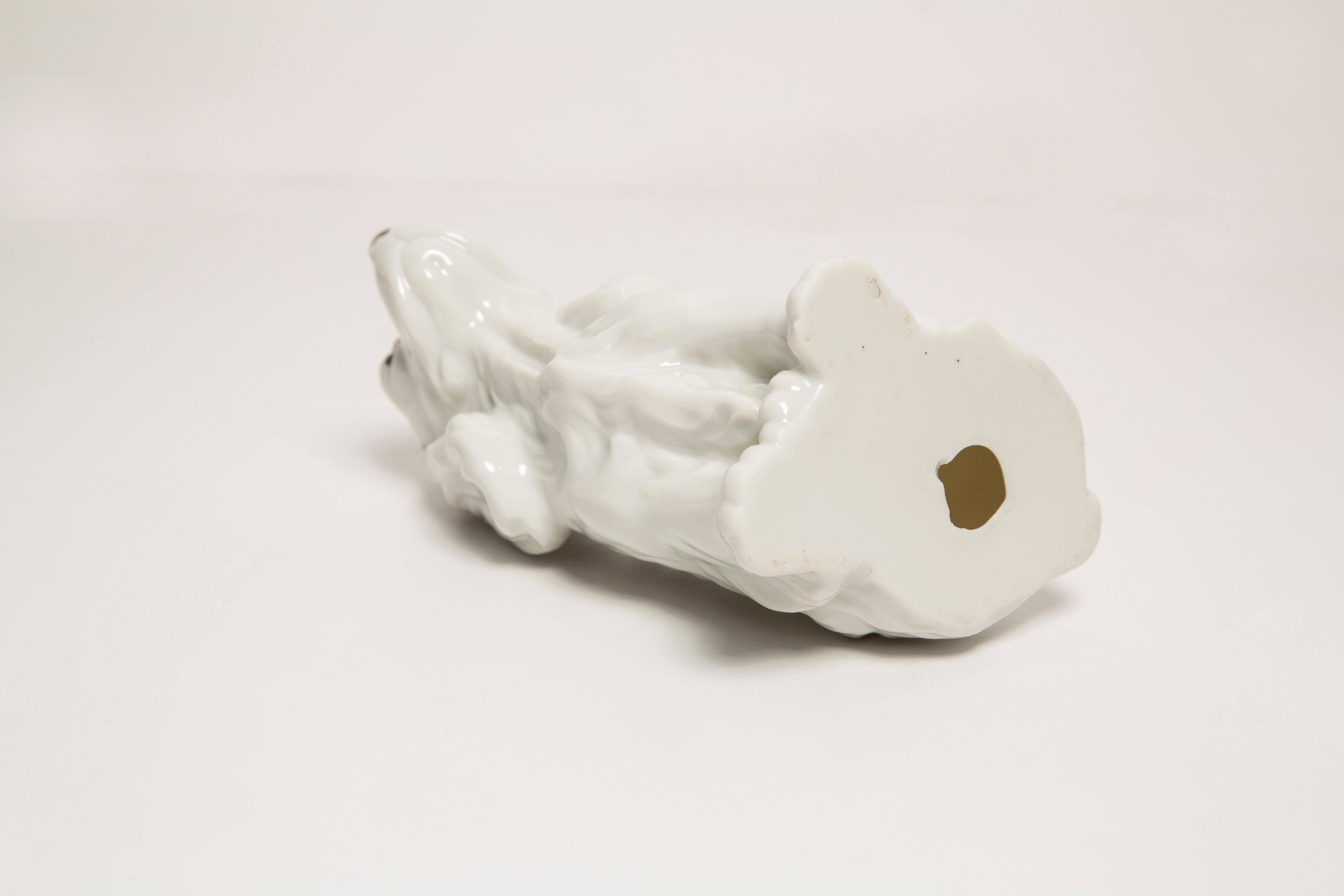 Mid Century Small White Spaniel Dog Sculpture, Italy, 1960s For Sale 1