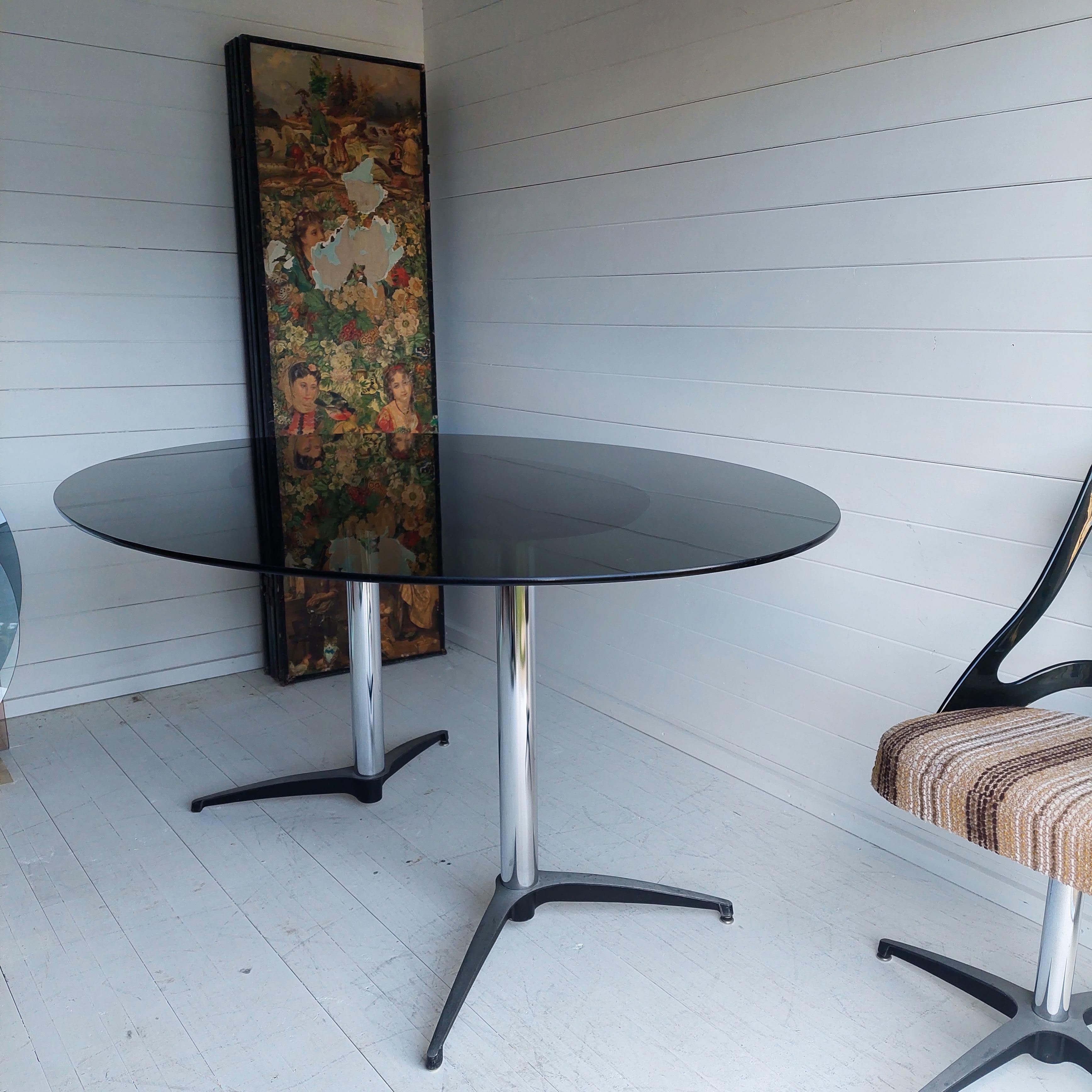 Mid Century Smoked Glass Chromecraft USA Grafton W1s Space Age Dining Table In Good Condition For Sale In Leamington Spa, GB