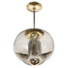 Lustre à pendentif ondulé en verre fumé du milieu du siècle par Peill & Putzler Lustre à pendentif ondulé en verre fumé du milieu du siècle par Peill & Putzler