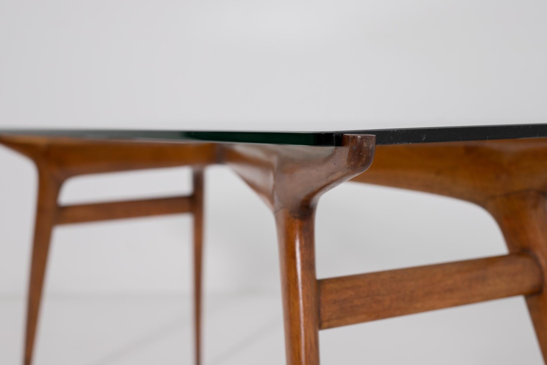 Mid-Century Smoking Table in Glass and Wood by Carlo de Carli In Good Condition In Milano, IT