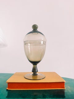 Barattolo per caramelle in vetro verde fumé di metà secolo con coperchio Vide-Poche