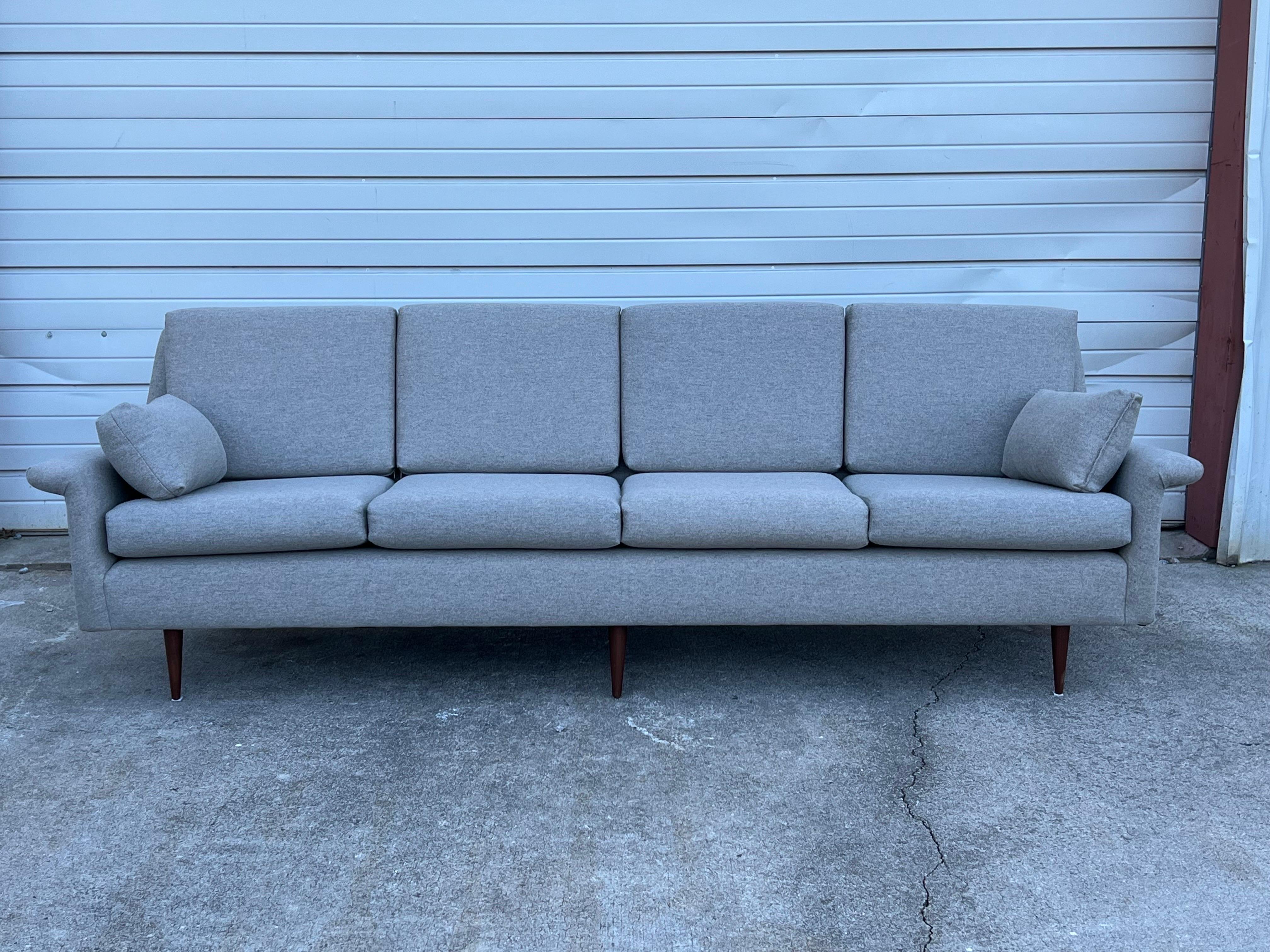 Mid-Century Sofa Attributed to Milo Baughman for Thayer Coggin In Excellent Condition In Raleigh, NC