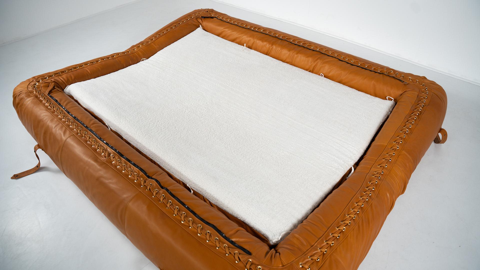 Late 20th Century Mid-Century Sofa / Bed model ''Anfibio