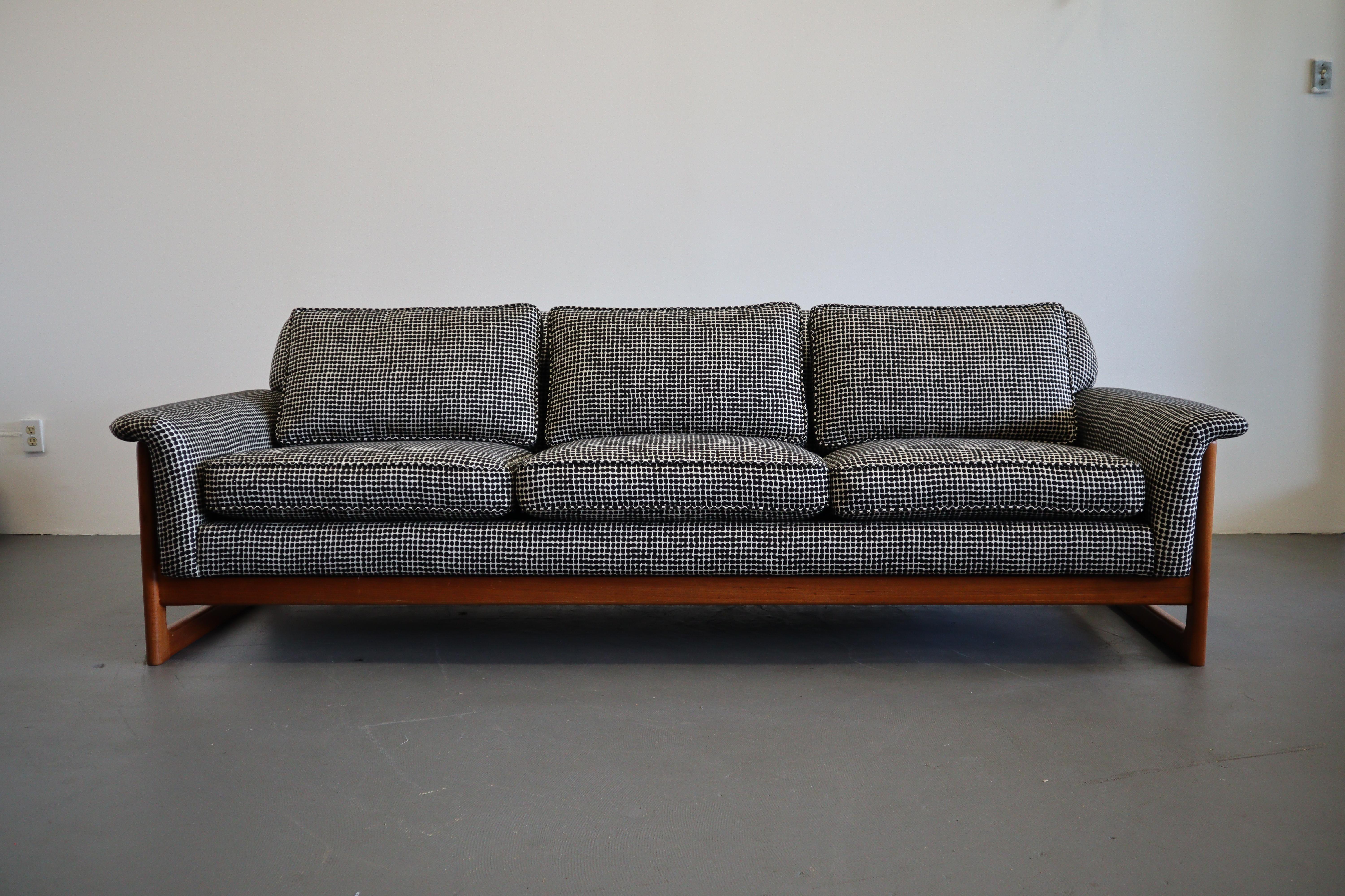 Mid Century Sofa by DUX of Sweden 3