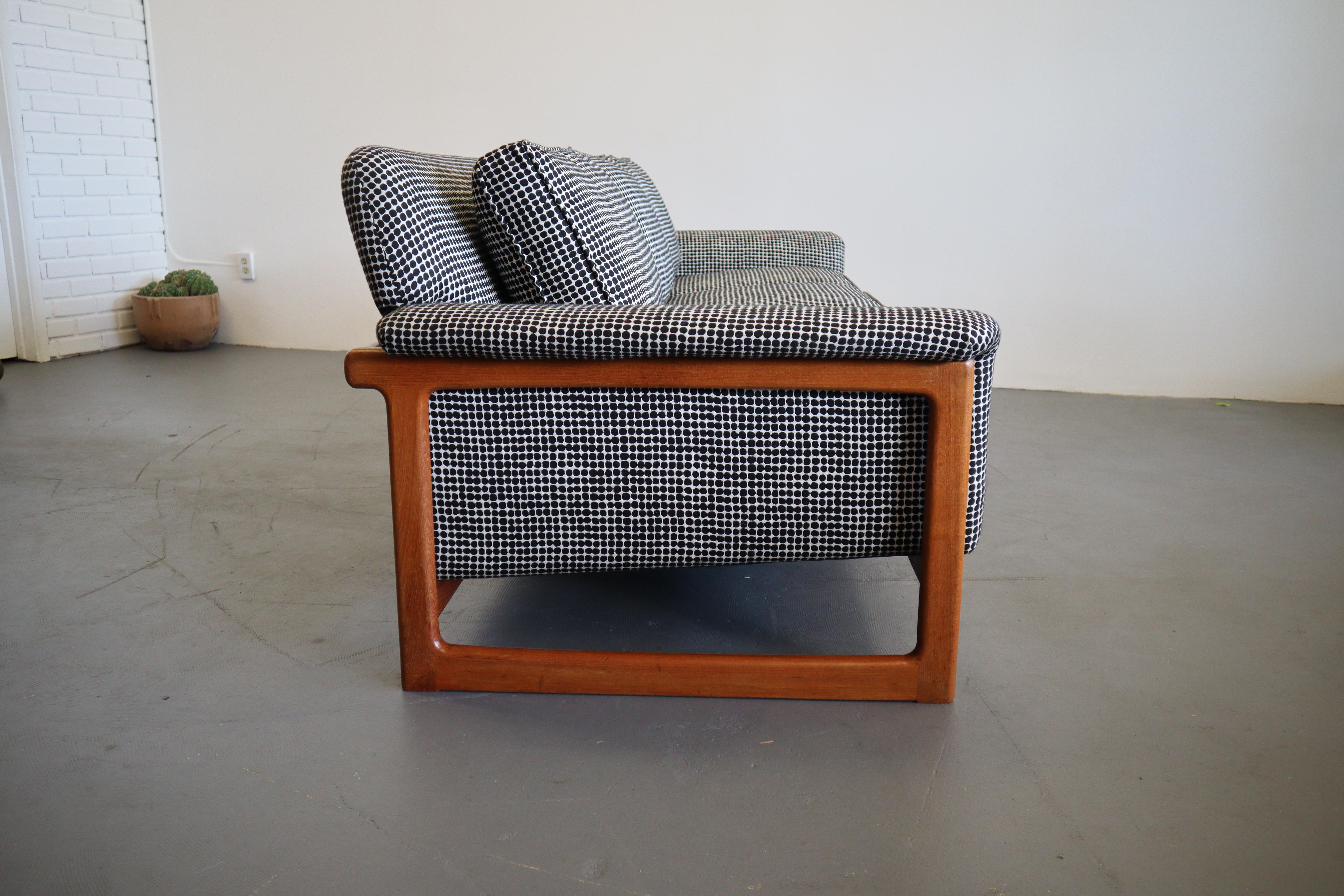Mid Century Sofa by DUX of Sweden 1