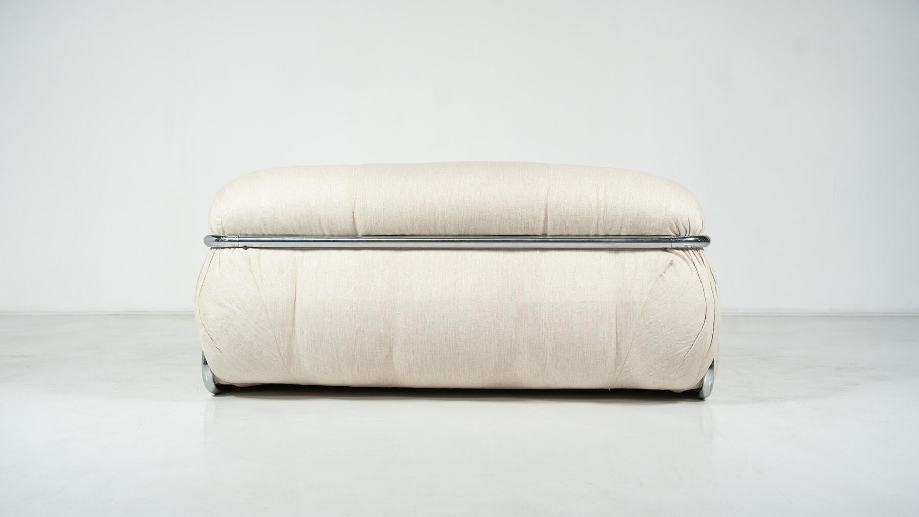 italien Canapé du milieu du siècle par Mario Sabot, Italie, 1970 - New Upholstery en vente