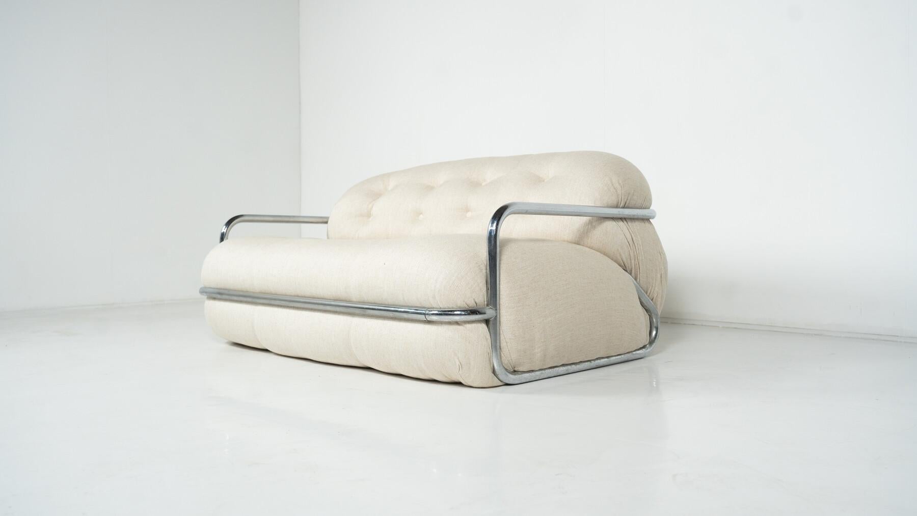 Canapé du milieu du siècle par Mario Sabot, Italie, 1970 - New Upholstery Bon état - En vente à Brussels, BE