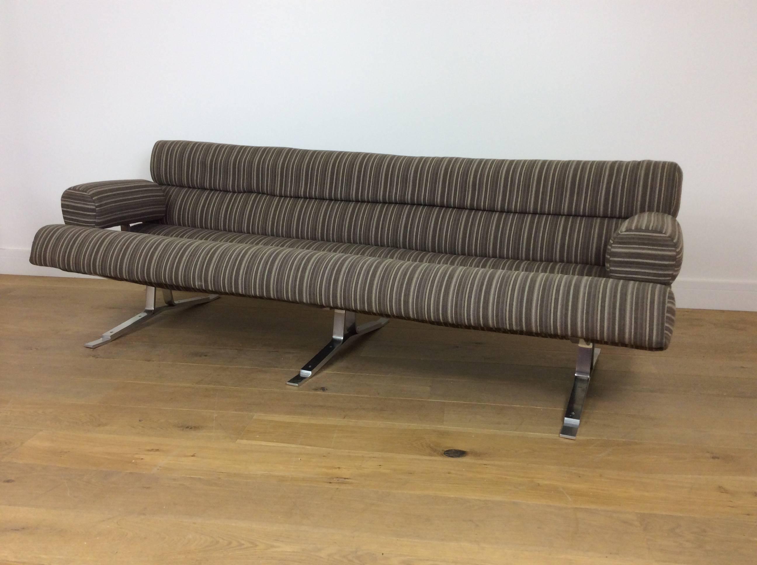 Midcentury Sofa by William Plunkett Model, WP01 In Good Condition For Sale In London, GB