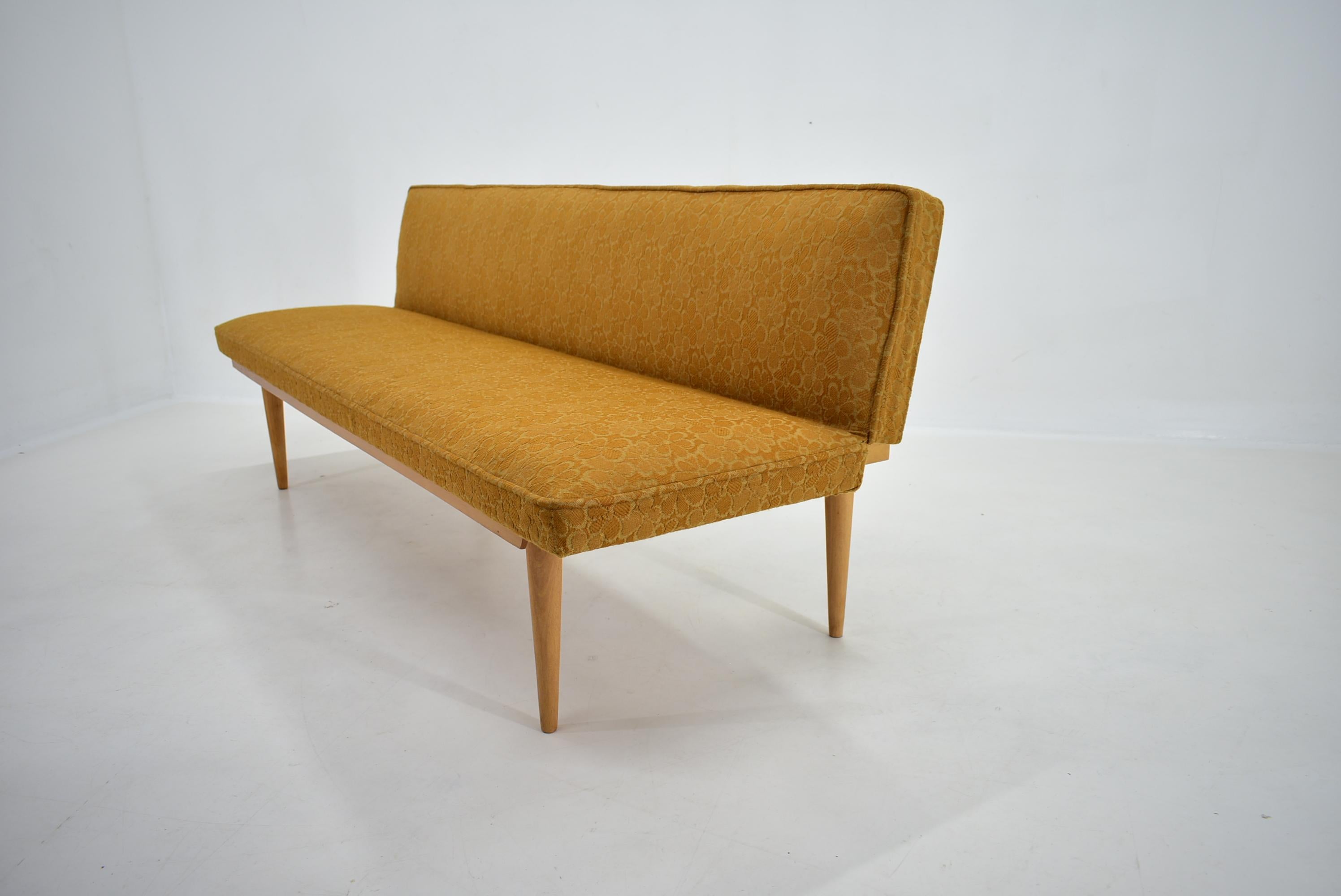 Mid-Century Sofa / Daybed Designed by Miroslav Navratil, 1960s 4