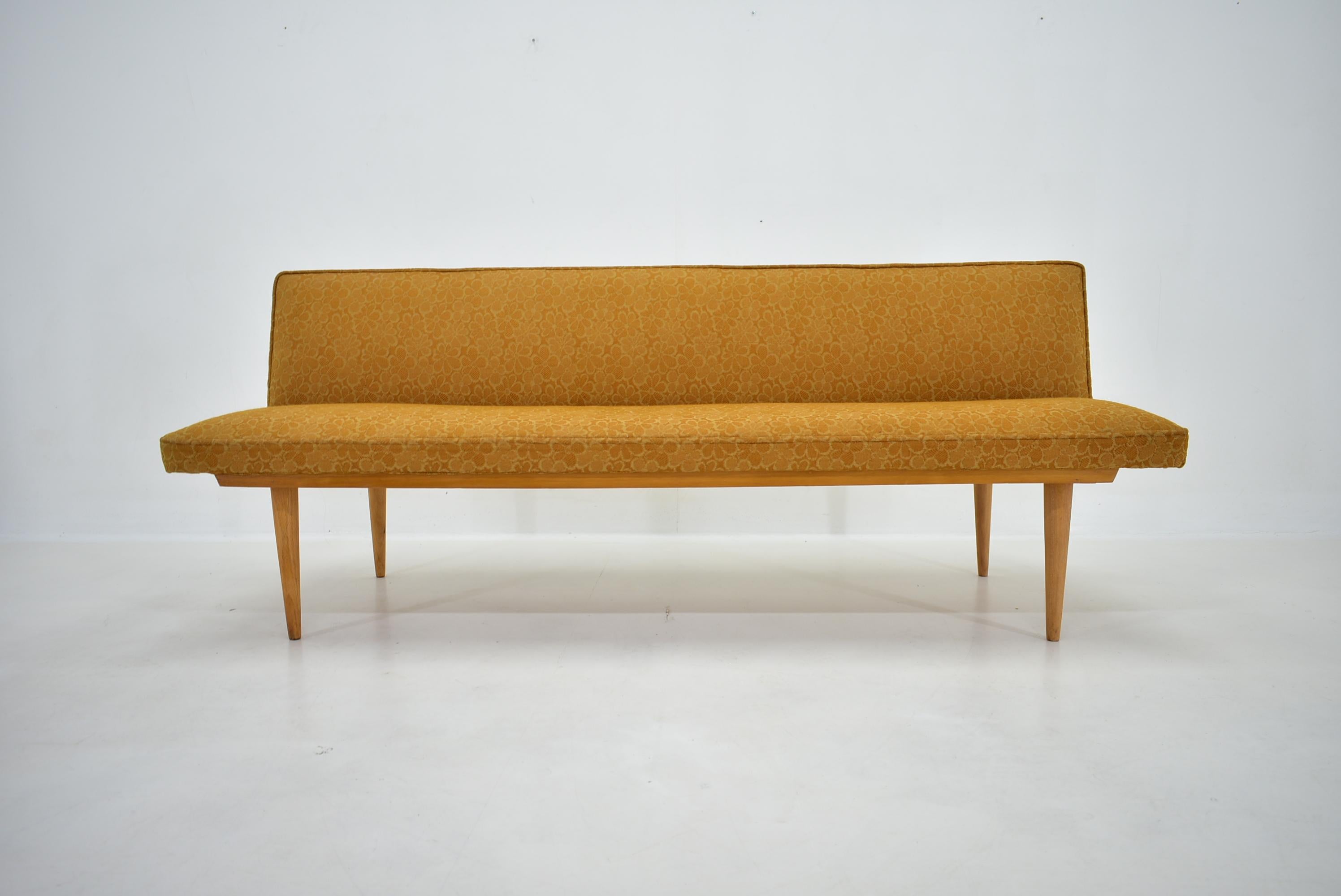 Mid-Century Sofa / Daybed Designed by Miroslav Navratil, 1960s 6