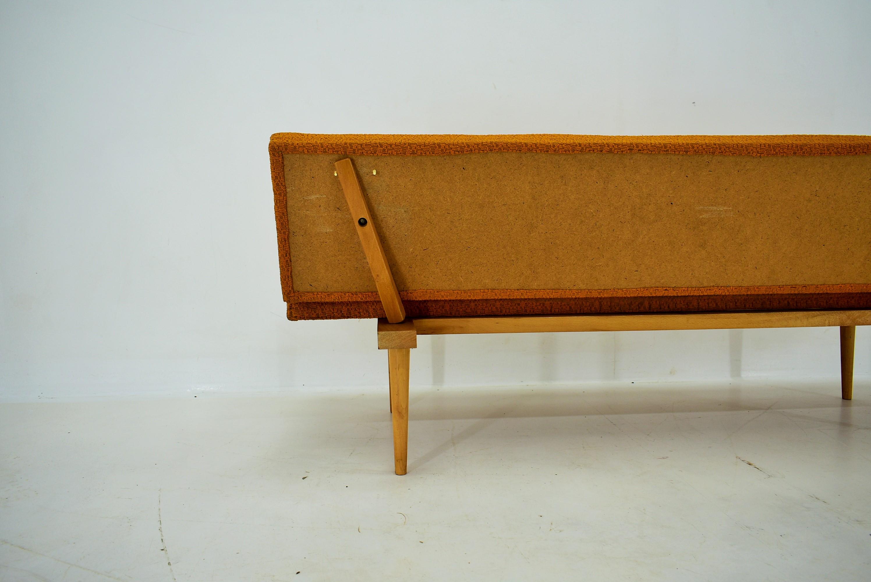 Midcentury Sofa / Daybed Designed by Miroslav Navratil, 1960s For Sale 6