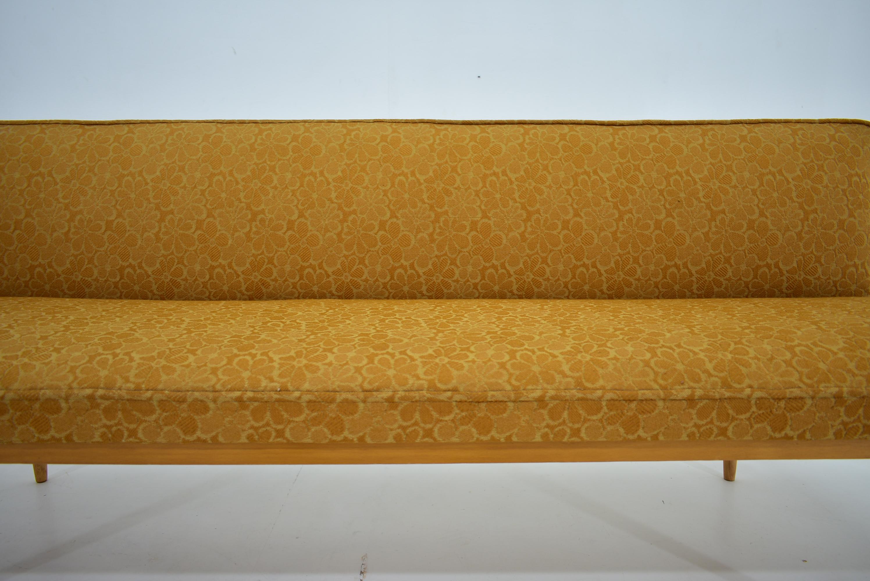 Mid-Century Sofa / Daybed Designed by Miroslav Navratil, 1960s 7
