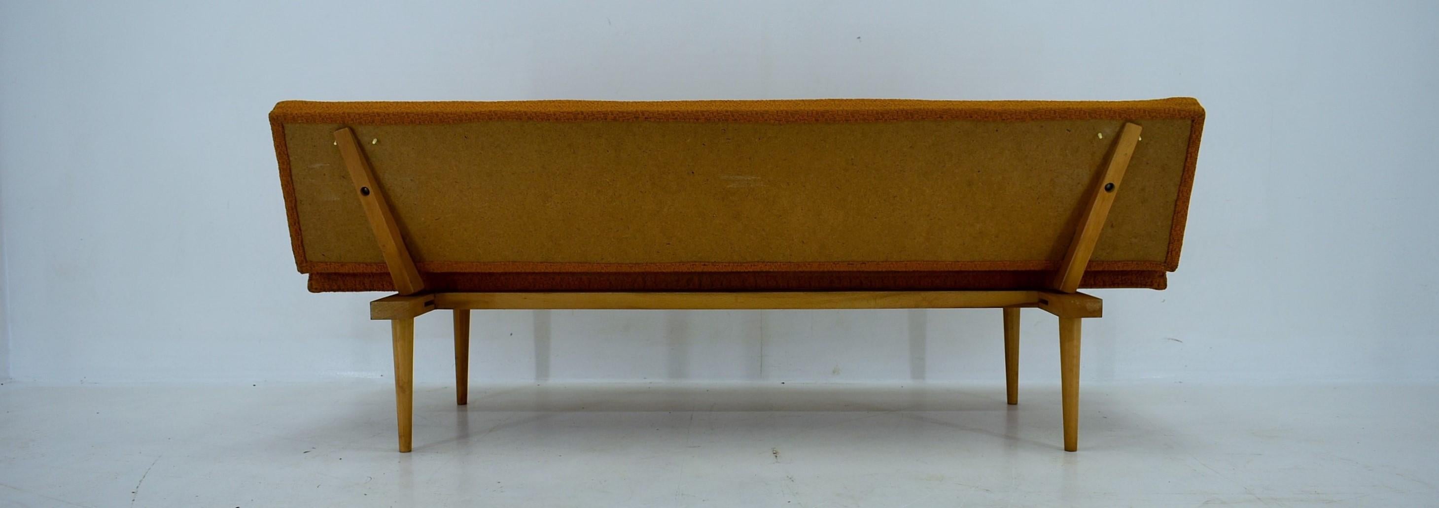 Midcentury Sofa / Daybed Designed by Miroslav Navratil, 1960s For Sale 7
