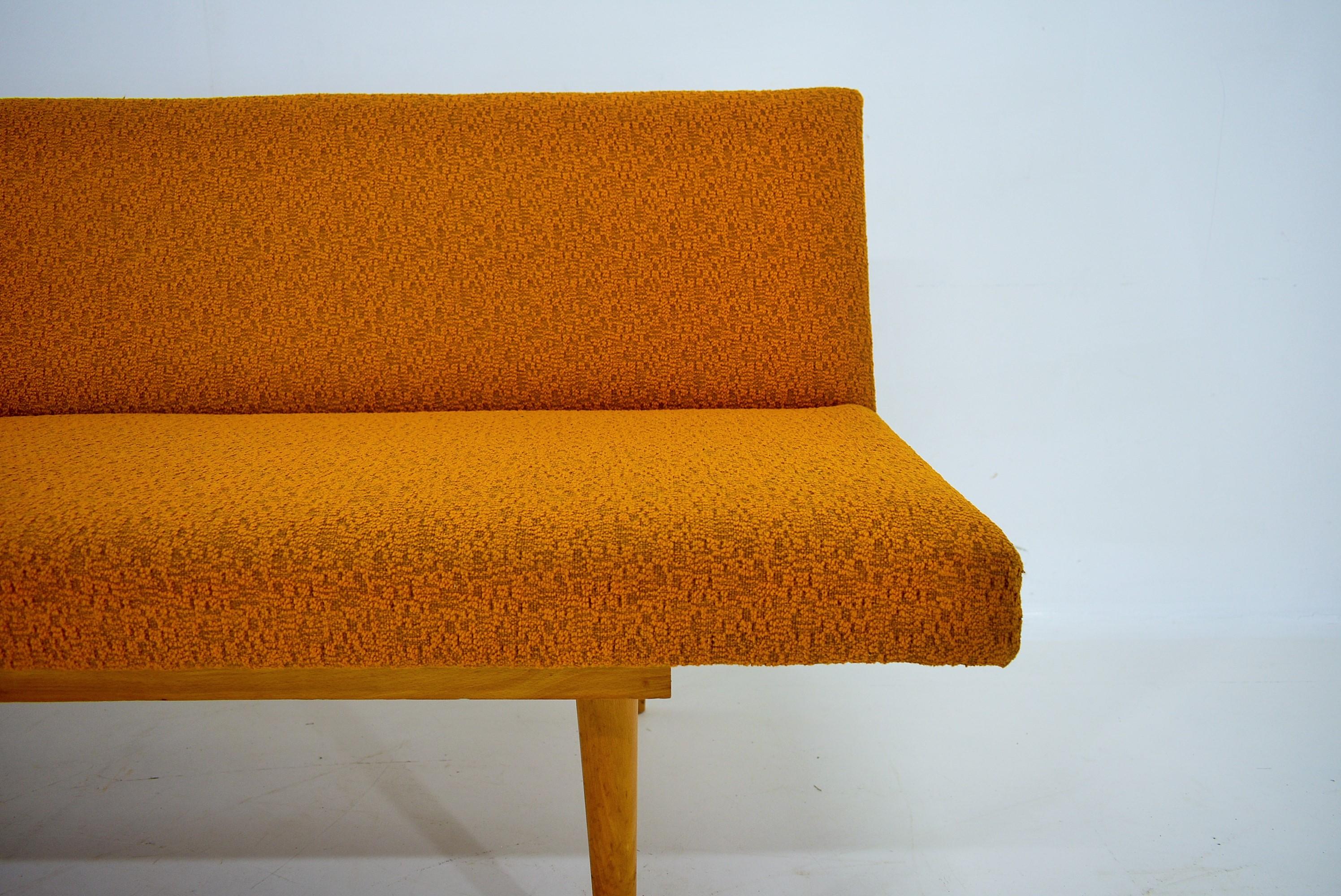 Midcentury Sofa / Daybed Designed by Miroslav Navratil, 1960s For Sale 10