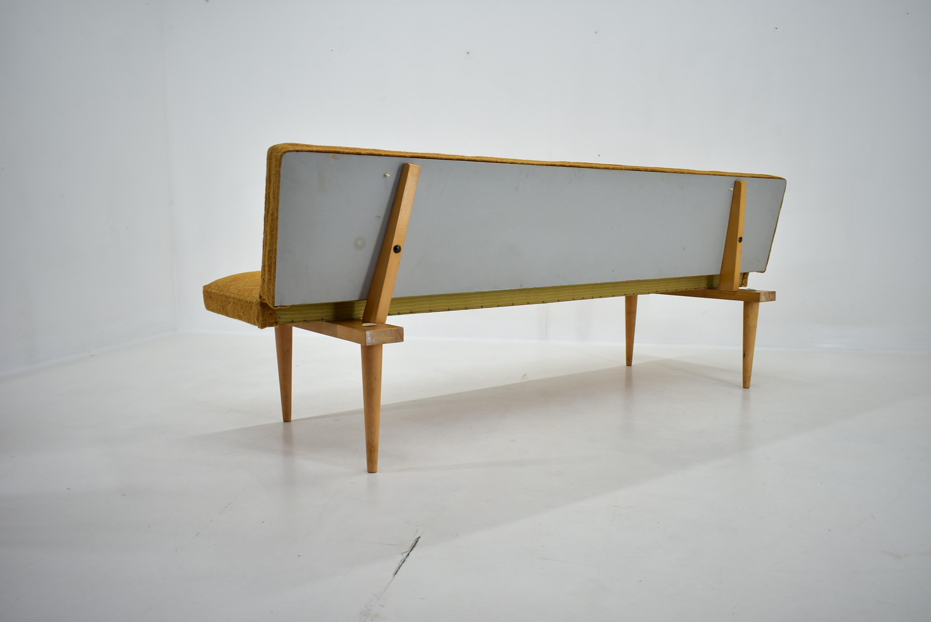 Mid-Century Sofa / Daybed Designed by Miroslav Navratil, 1960s 11