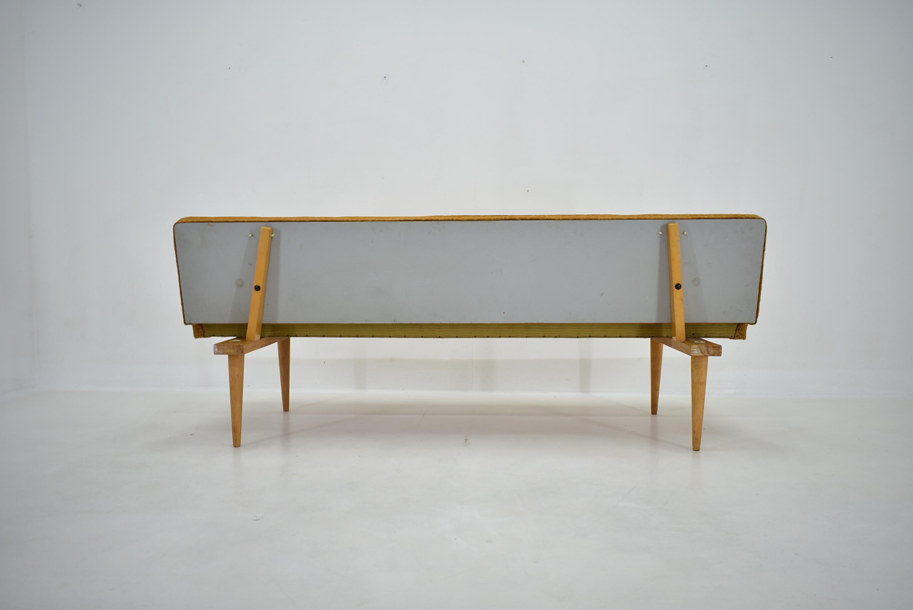 Mid-Century Sofa / Daybed Designed by Miroslav Navratil, 1960s 12