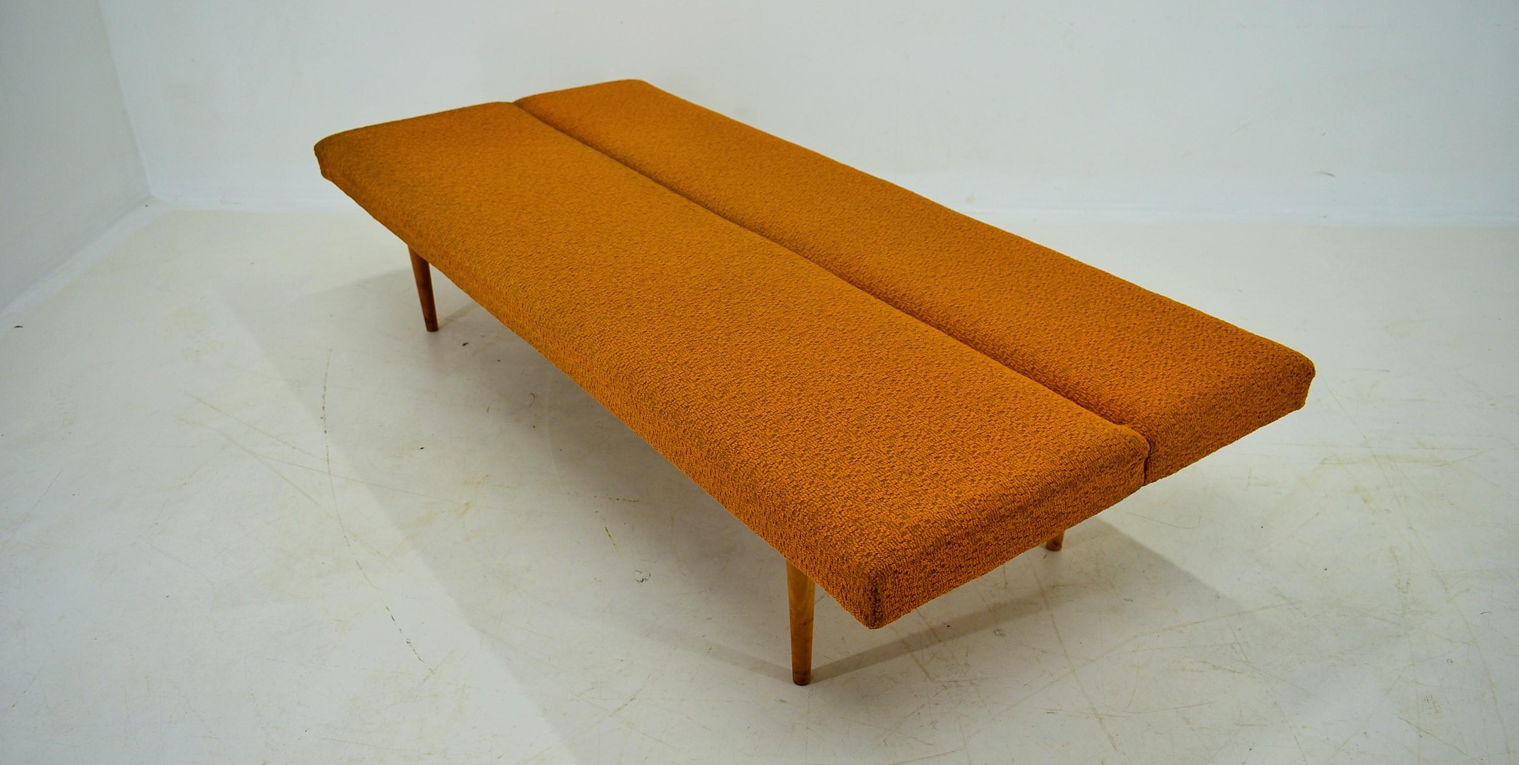 Midcentury Sofa / Daybed Designed by Miroslav Navratil, 1960s For Sale 13