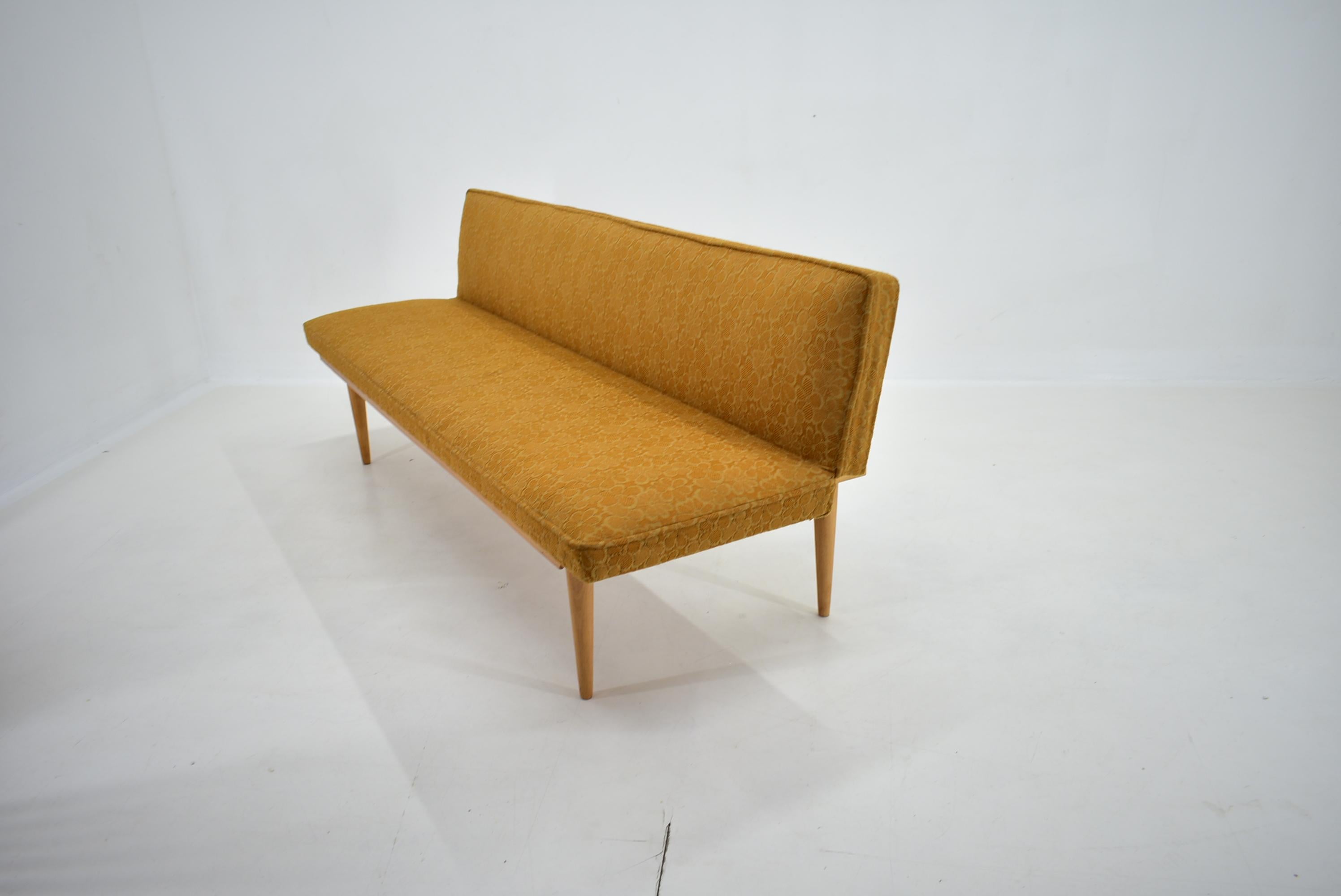 Czech Mid-Century Sofa / Daybed Designed by Miroslav Navratil, 1960s