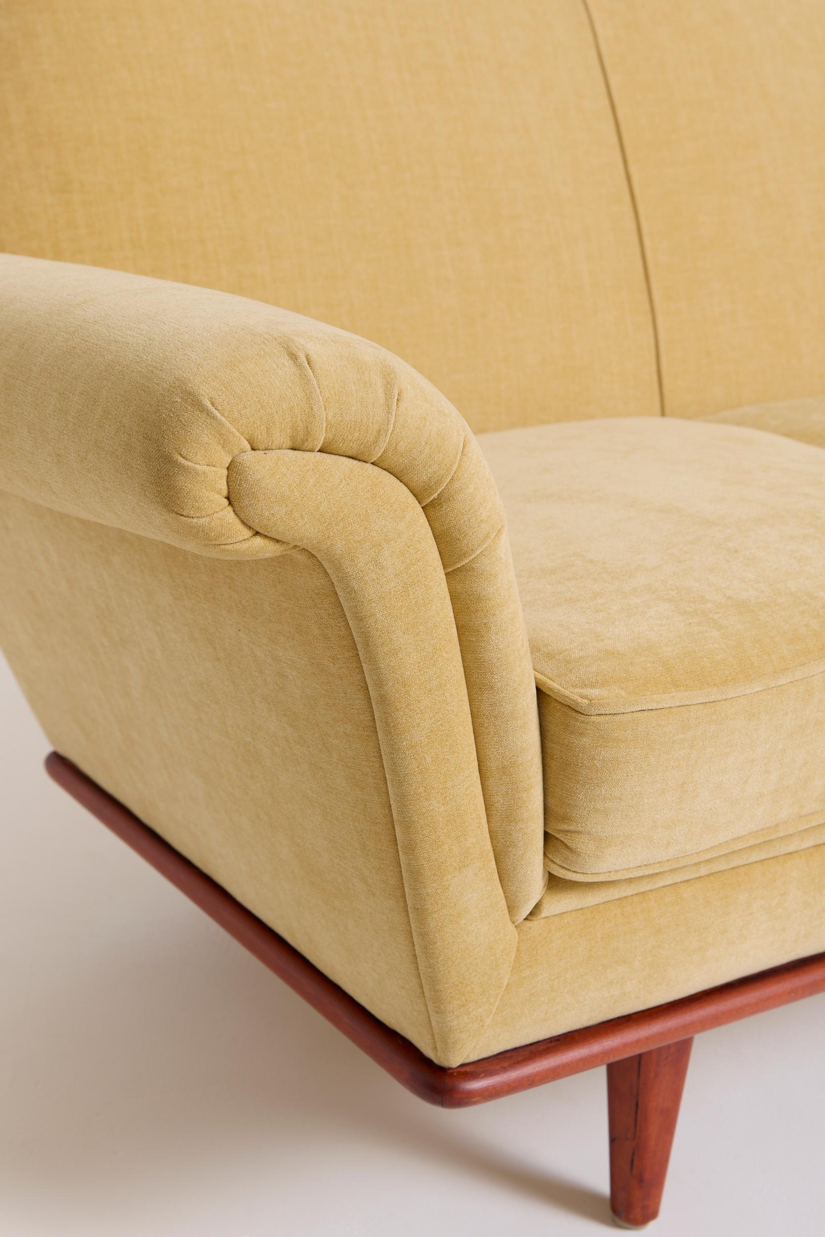 20th Century Mid-Century Sofa For Sale