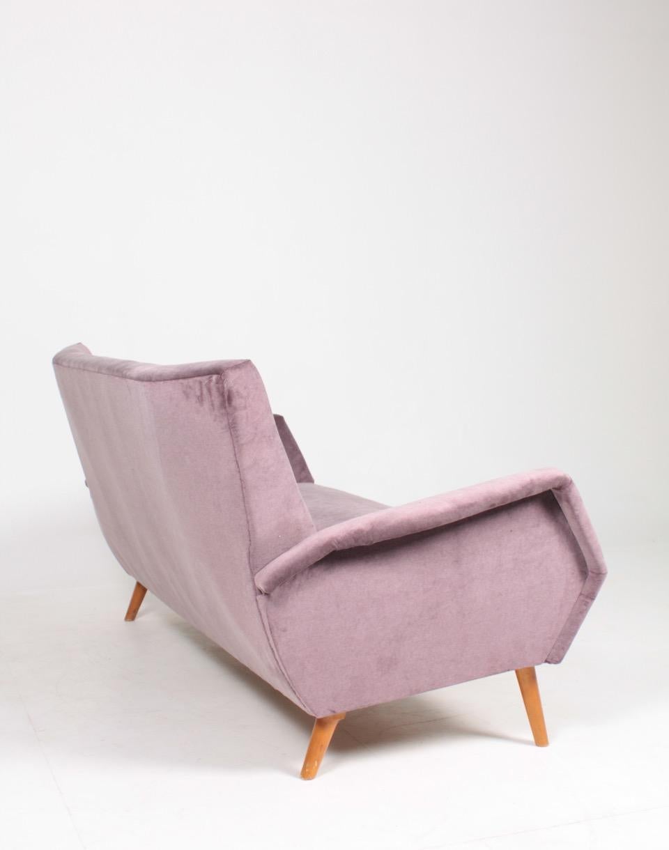 Midcentury Sofa in French Velvet by Gio Ponti, Italy, Modern Design, 1950s 2