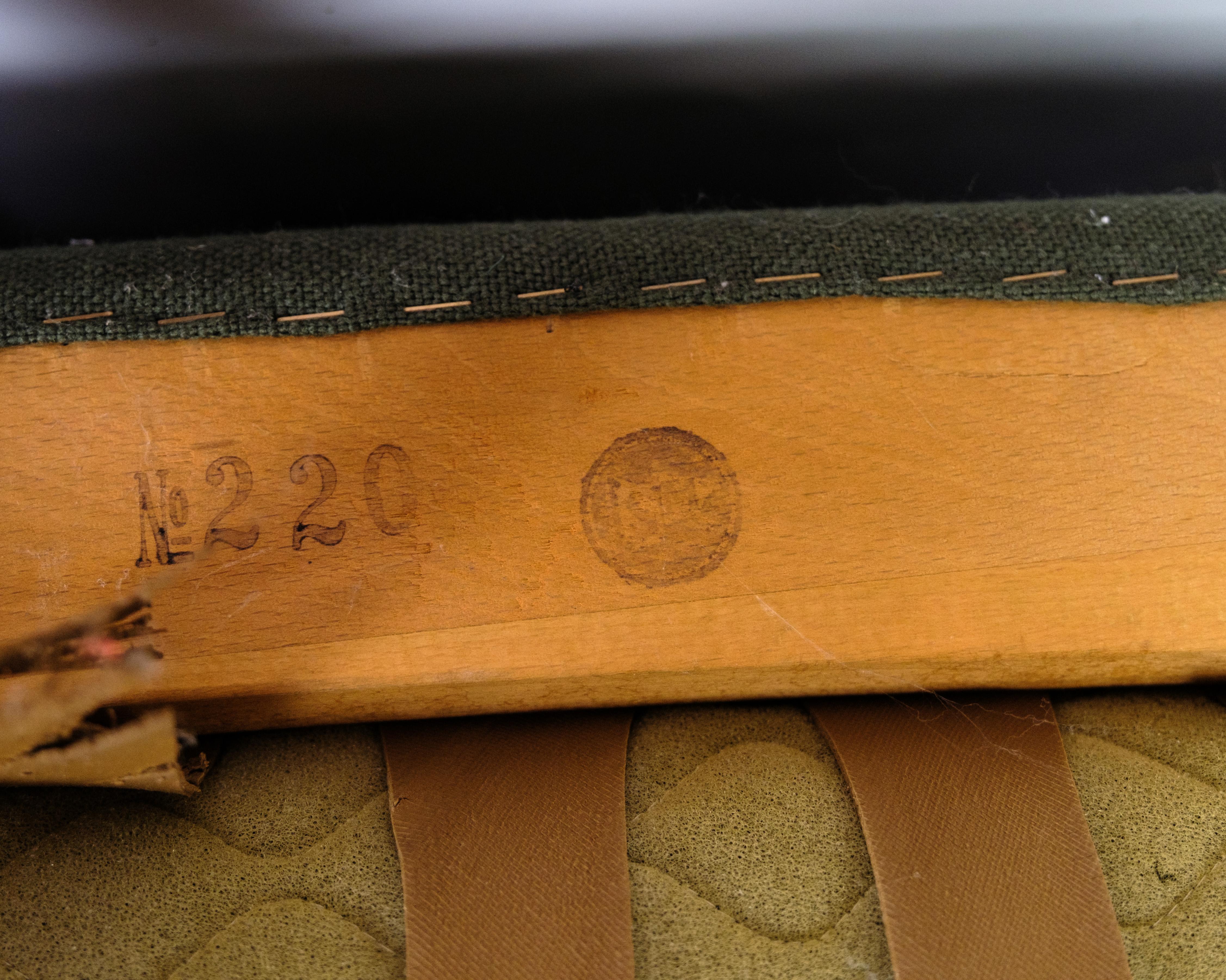 Mid-Century-Sofa Modell 220 mit Beinen in Palisander & Grün Stoff von Kurt Olsen im Angebot 4