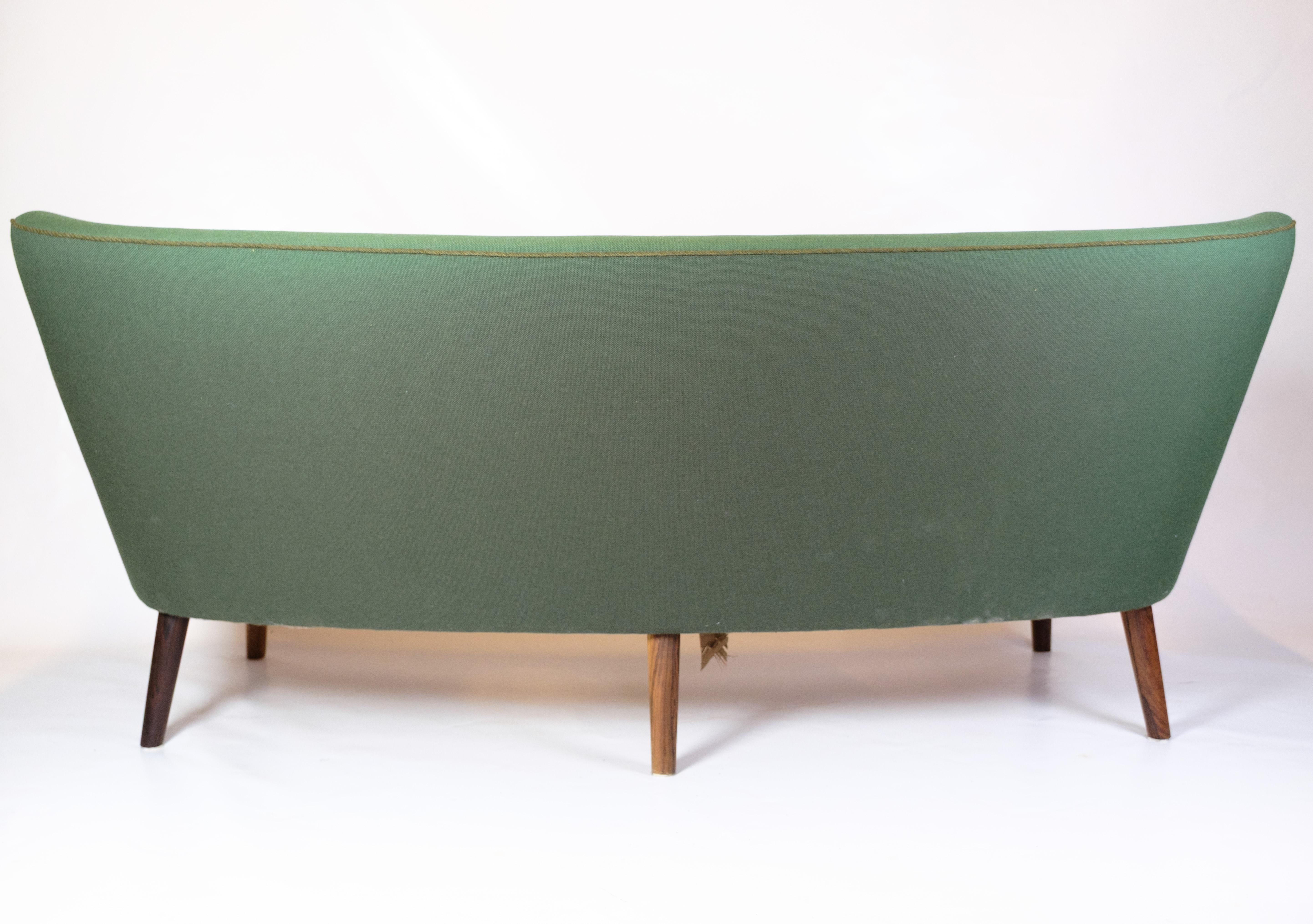 Mid-Century-Sofa Modell 220 mit Beinen in Palisander & Grün Stoff von Kurt Olsen im Angebot 5