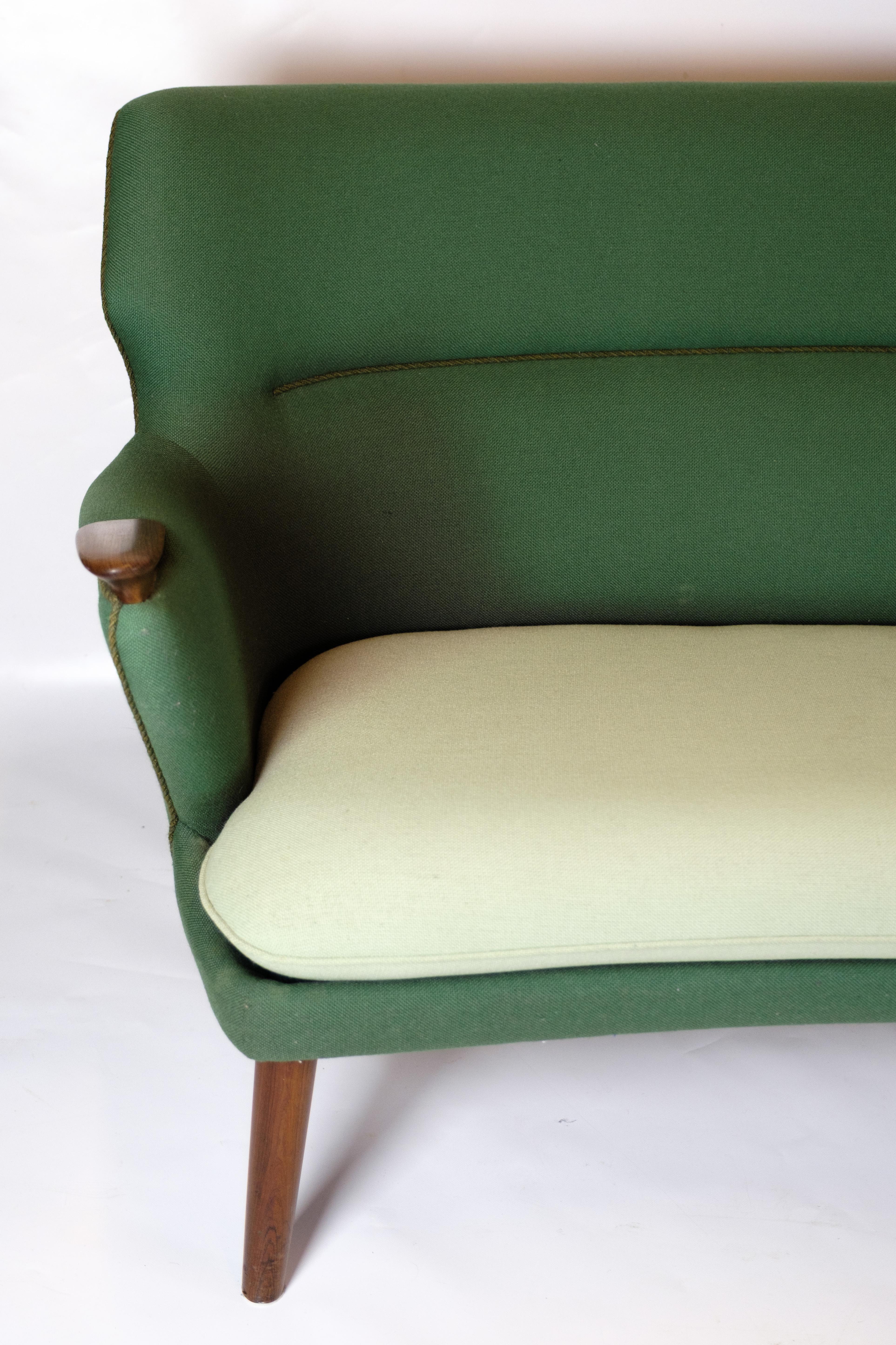 Mid-Century-Sofa Modell 220 mit Beinen in Palisander & Grün Stoff von Kurt Olsen (Mitte des 20. Jahrhunderts) im Angebot