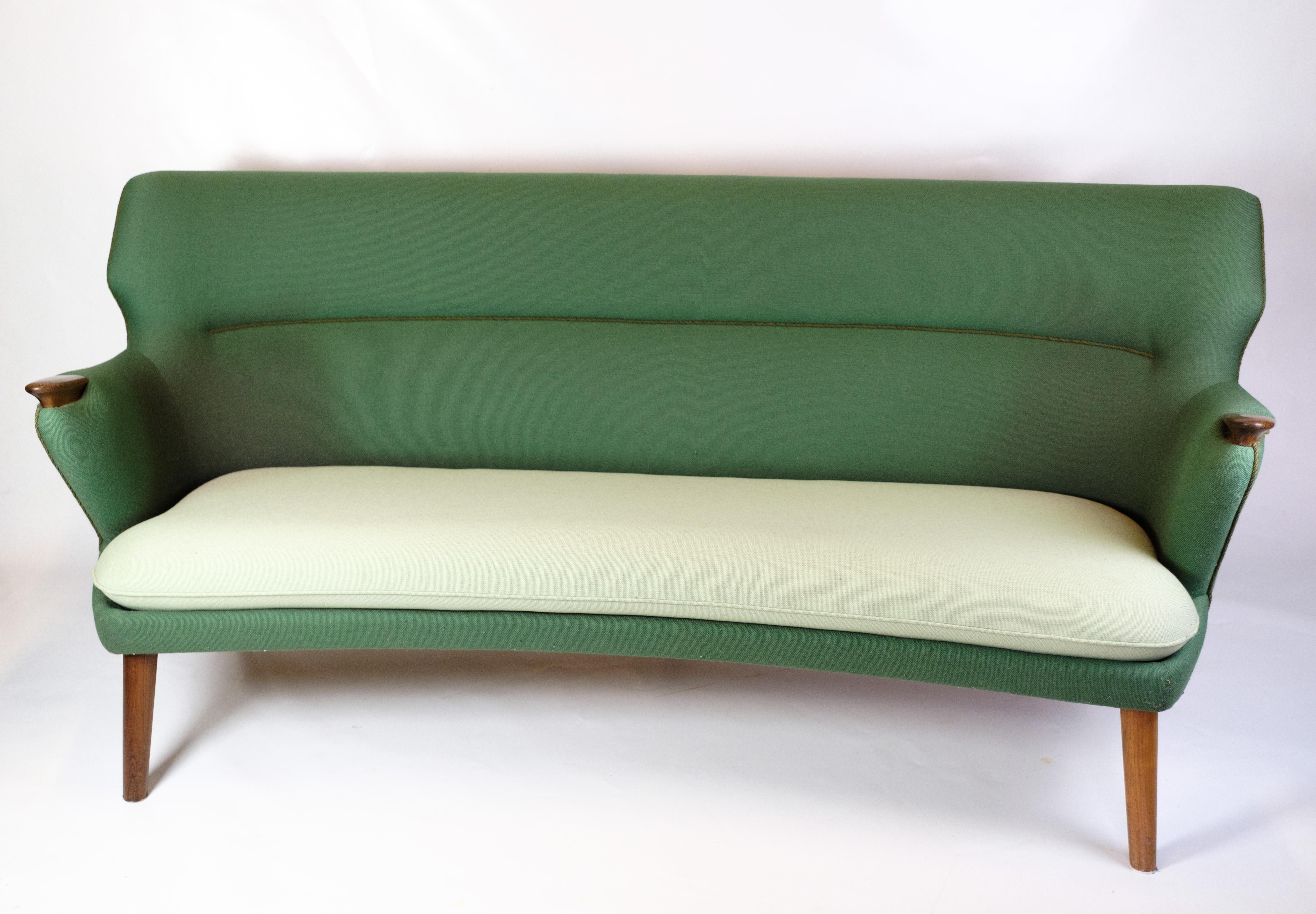 Mid-Century-Sofa Modell 220 mit Beinen in Palisander & Grün Stoff von Kurt Olsen im Angebot 1