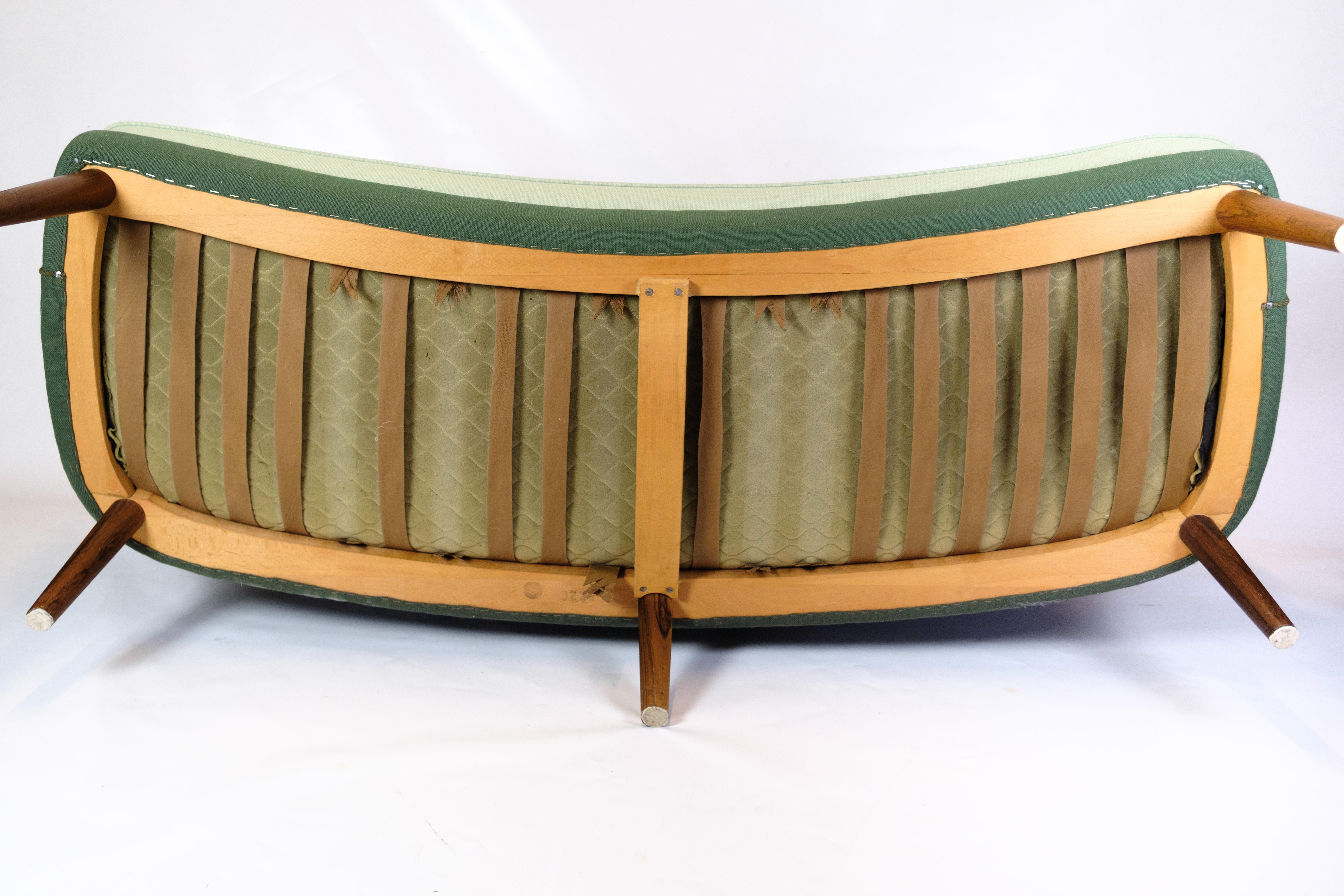 Mid-Century-Sofa Modell 220 mit Beinen in Palisander & Grün Stoff von Kurt Olsen im Angebot 3