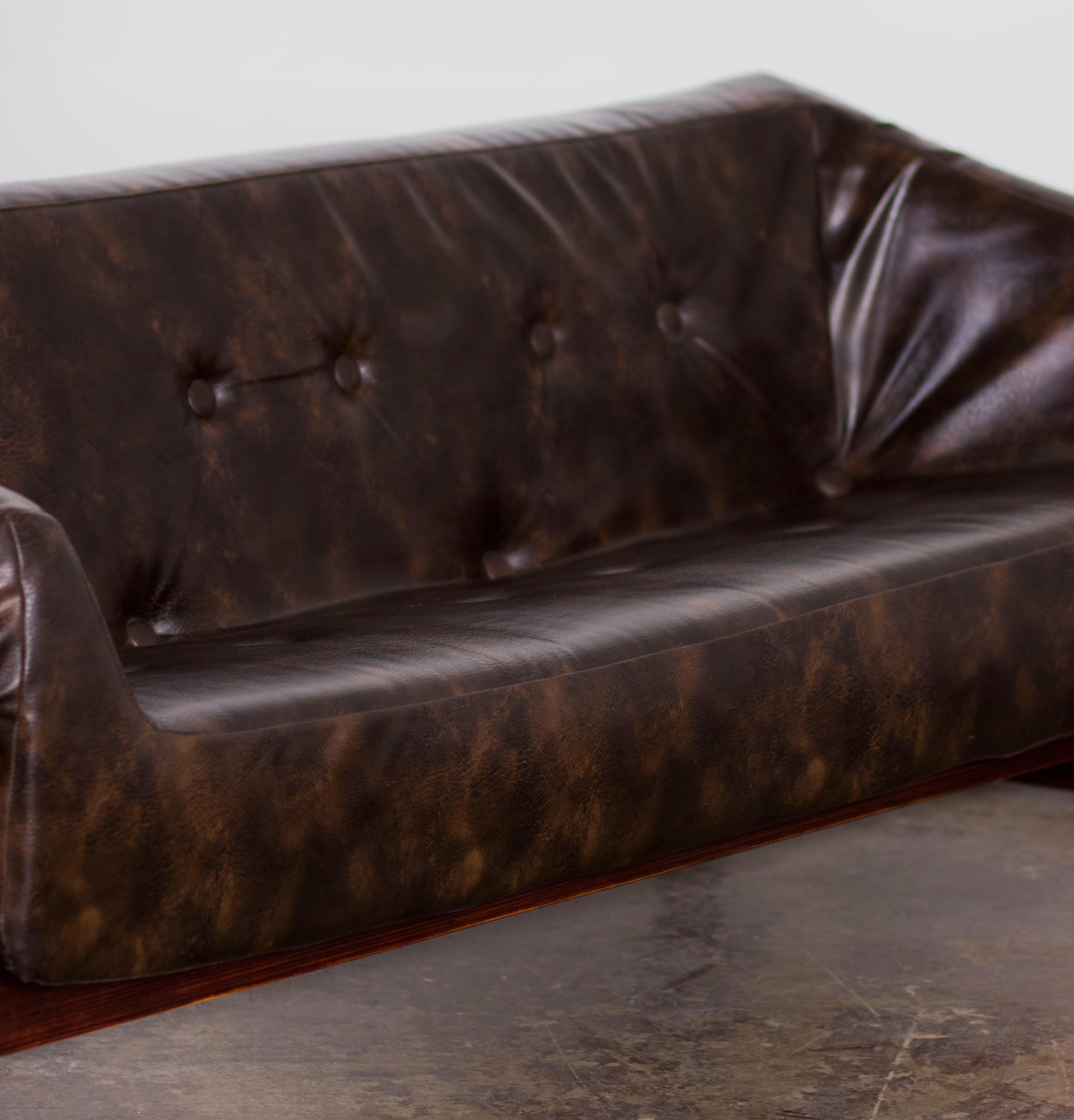 Leather Midcentury Sofa MP-91 by Percival Lafer, 1960s For Sale