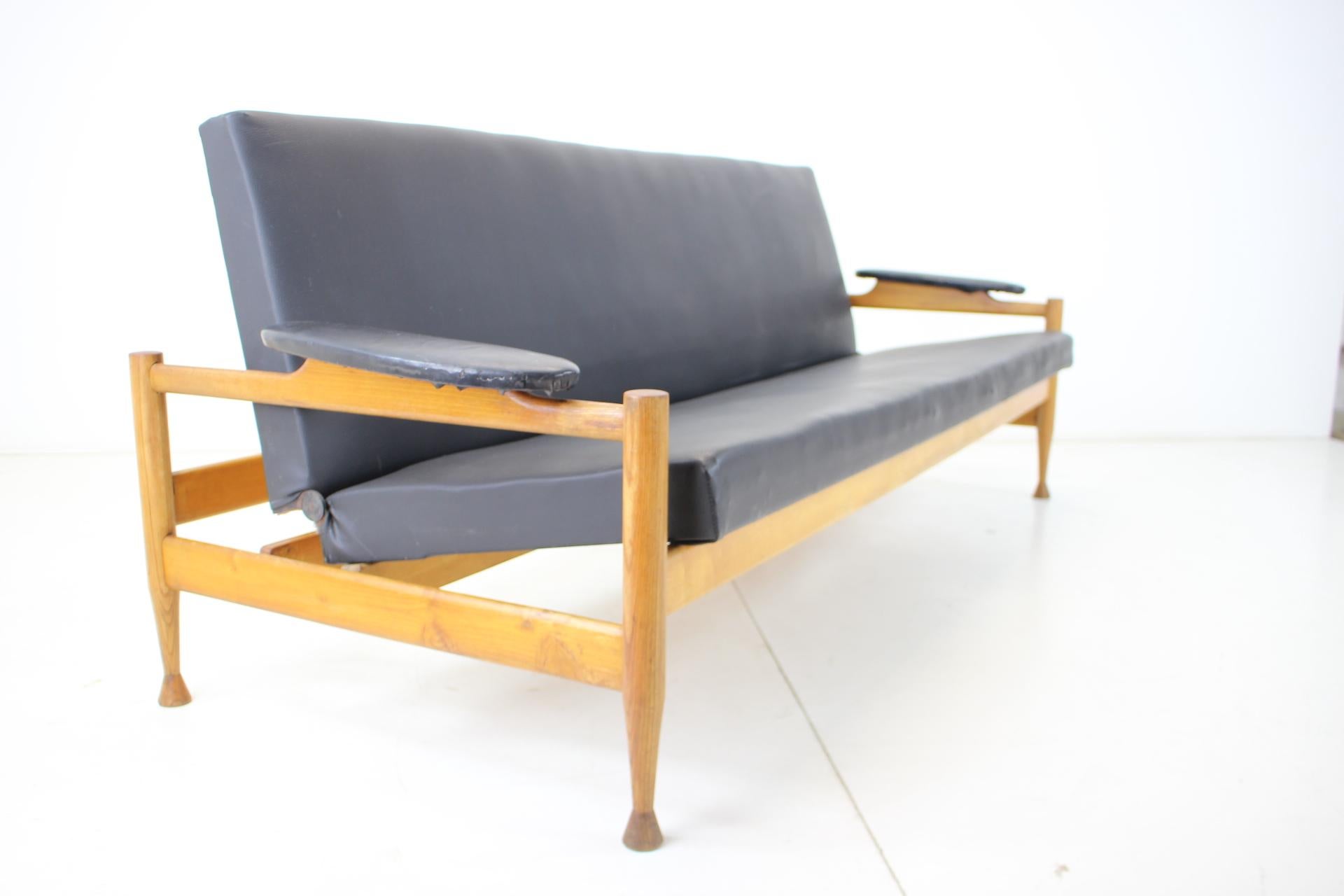 Mid-Century Sofa or Bed by Uluv, 1960's For Sale 5