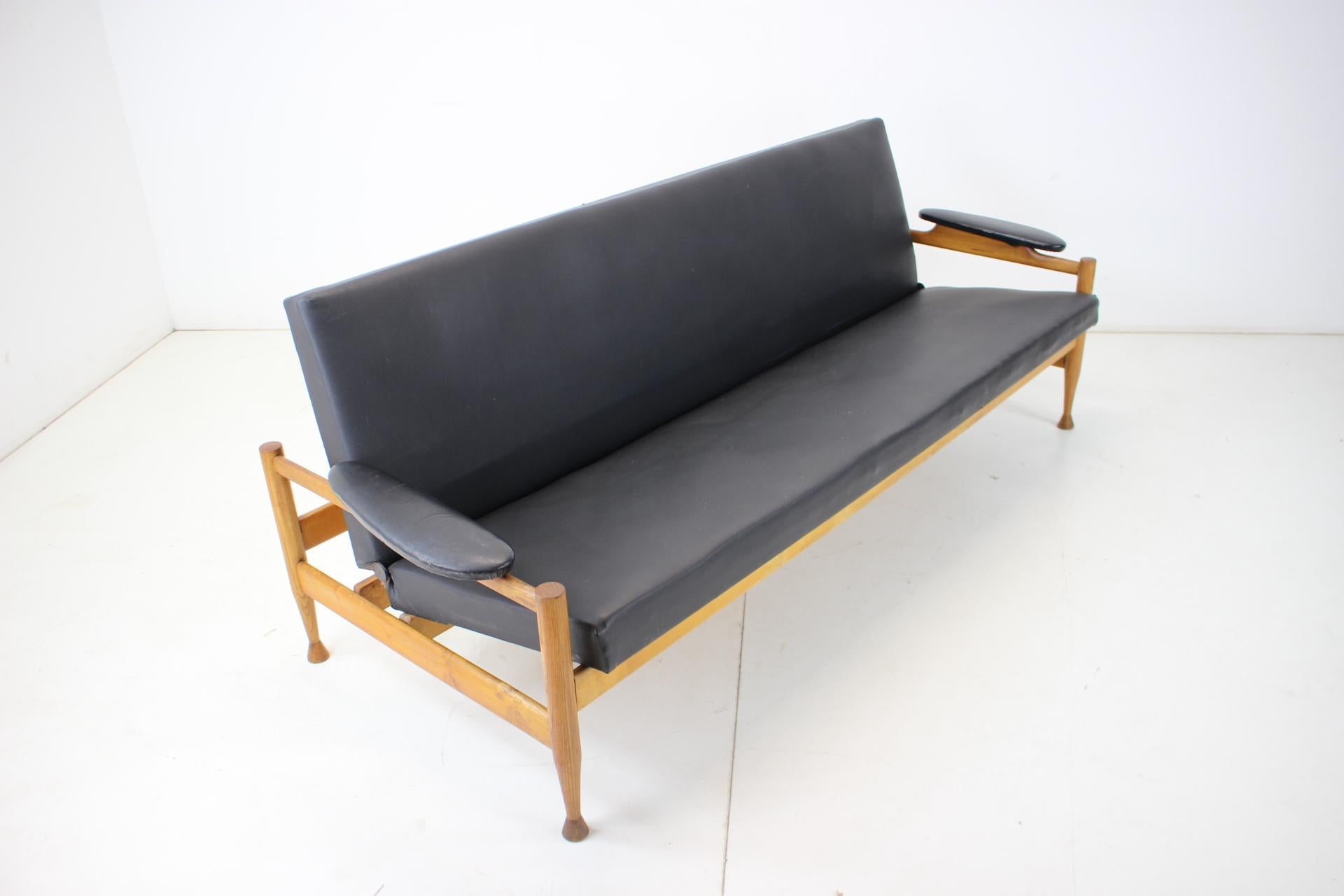 Mid-Century Sofa or Bed by Uluv, 1960's For Sale 6