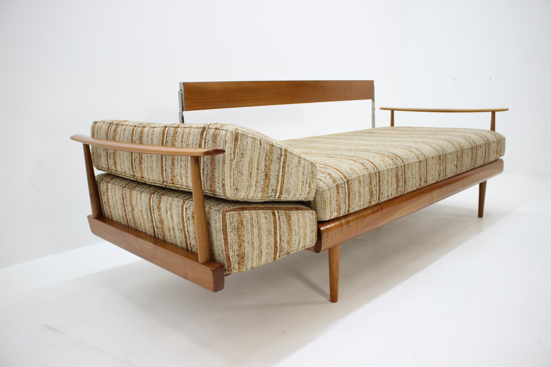 Midcentury Sofa or Daybed Designed by Wilhelm Knoll for Antimott, 1960s 1