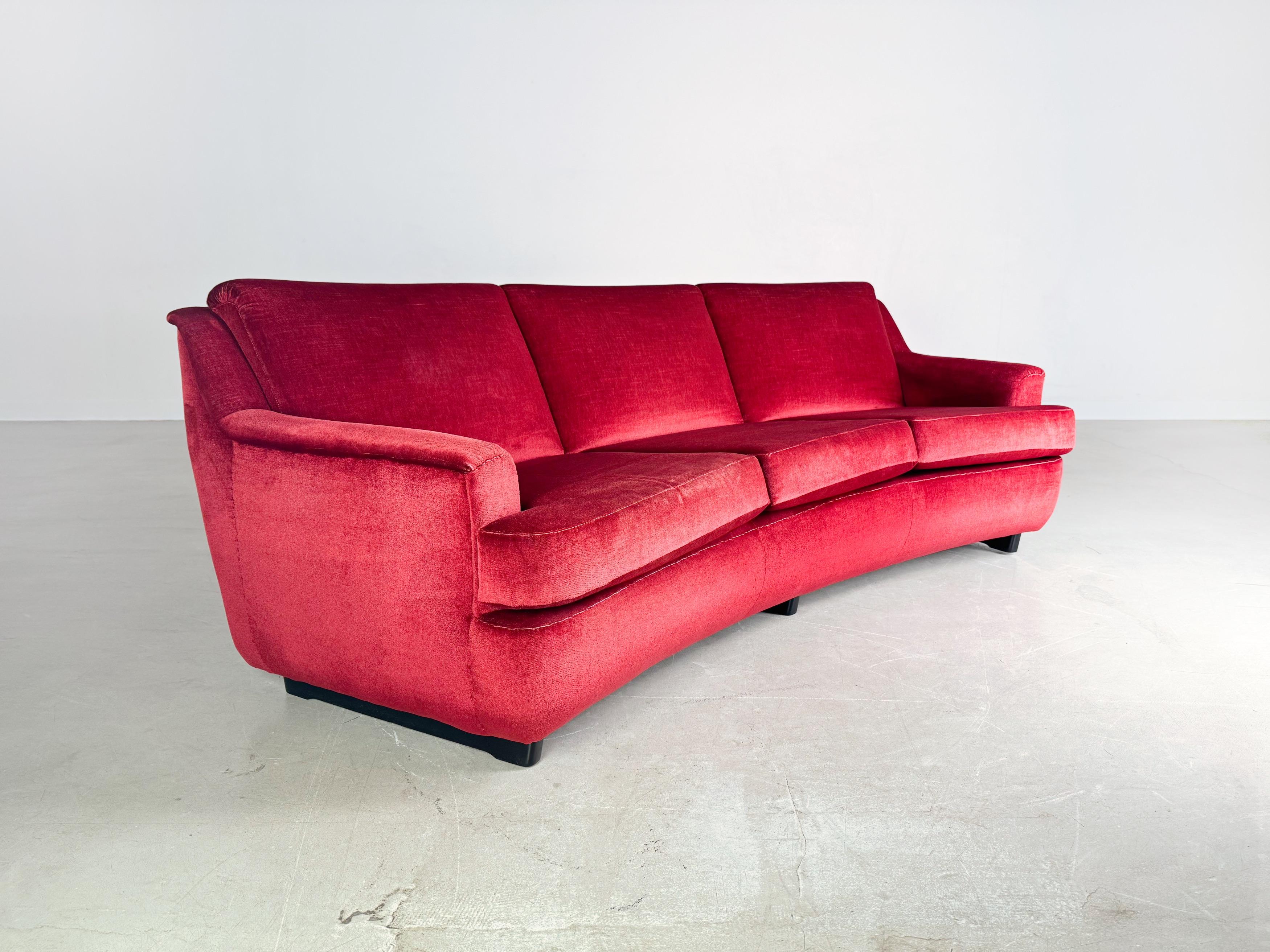 Mid Century Sofa Vintage Couch 1960er rot retro samt In Good Condition For Sale In Berlin, DE