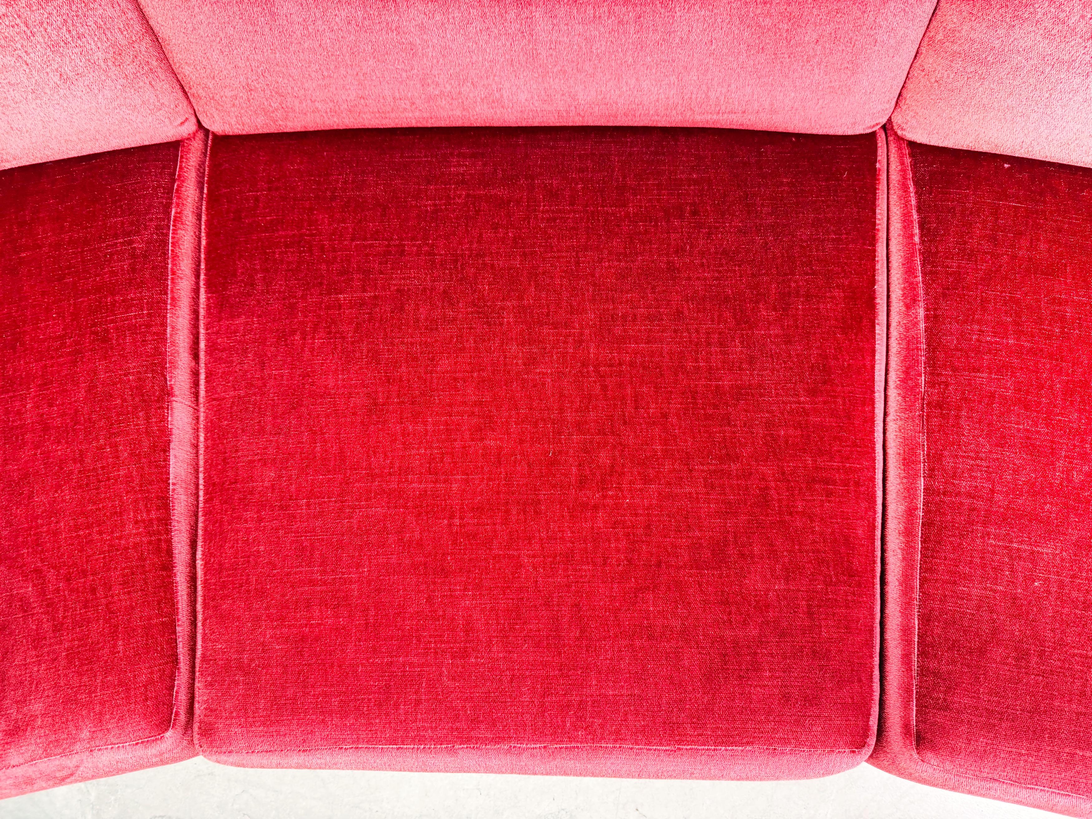 Mid Century Sofa Vintage Couch 1960er rot retro samt For Sale 2