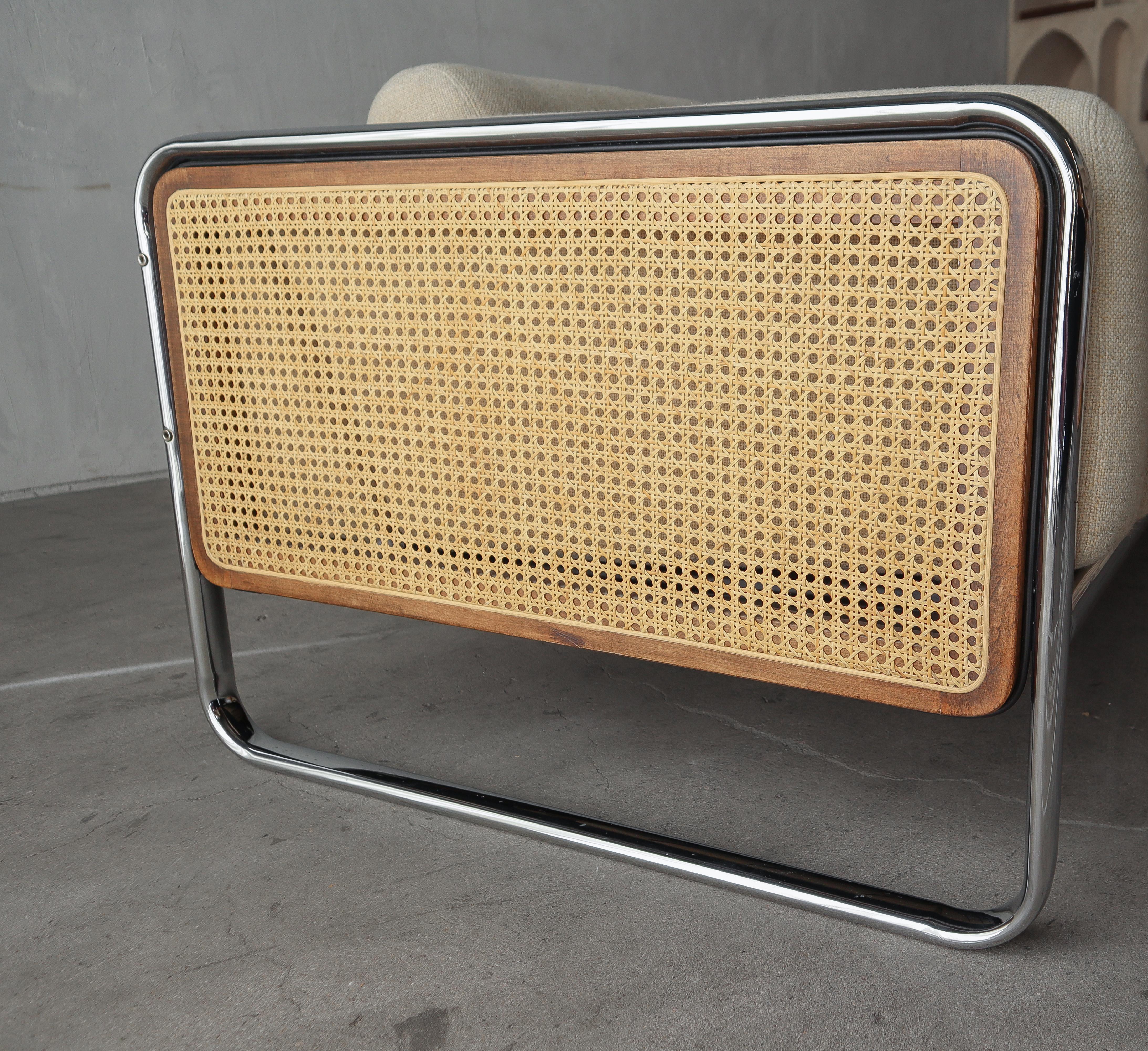 Mid Century Sofa mit Chromgestell und Rohrstock 1