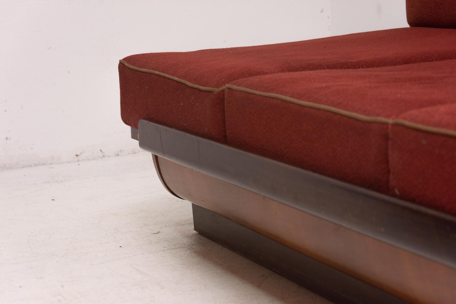 Midcentury Sofa Bed in Walnut by Jindřich Halabala for UP Zavody, 1950s 2