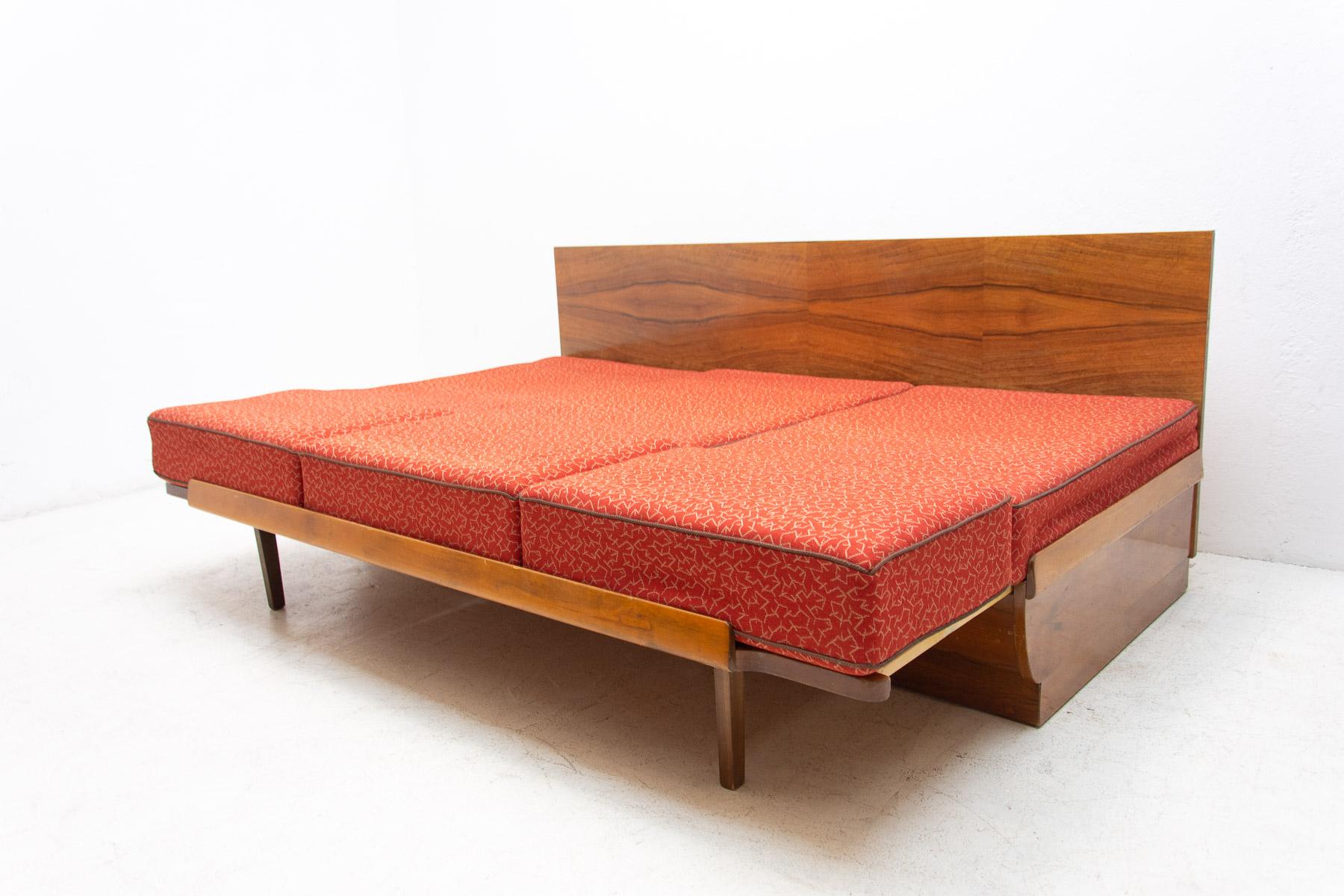 Mid Century Sofabed in Walnut by Jindrich Halabala for UP Zavody, 1950´S 5