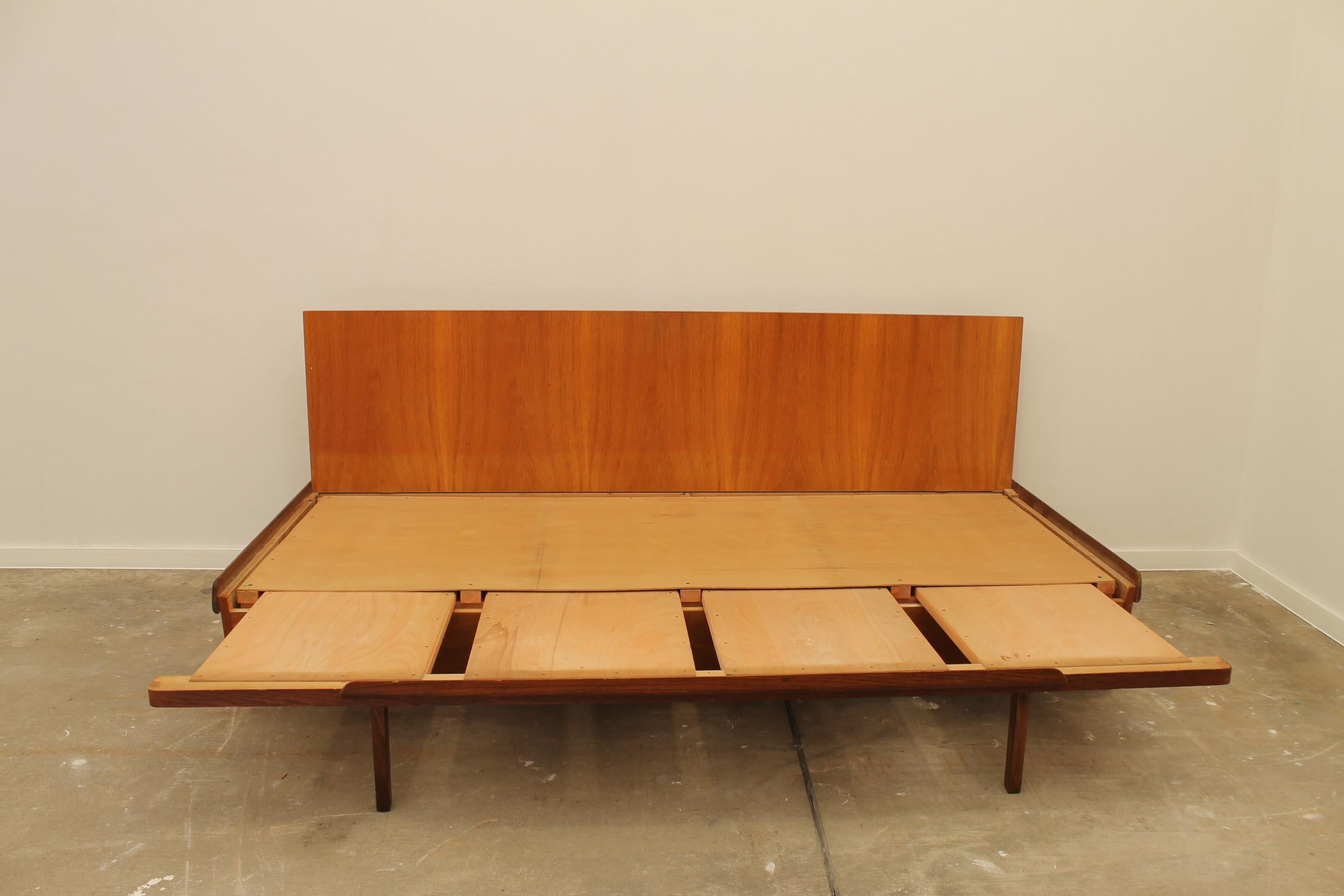 Midcentury Sofabed in Walnut by Jindrich Halabala for Up Zavody, 1950s 11