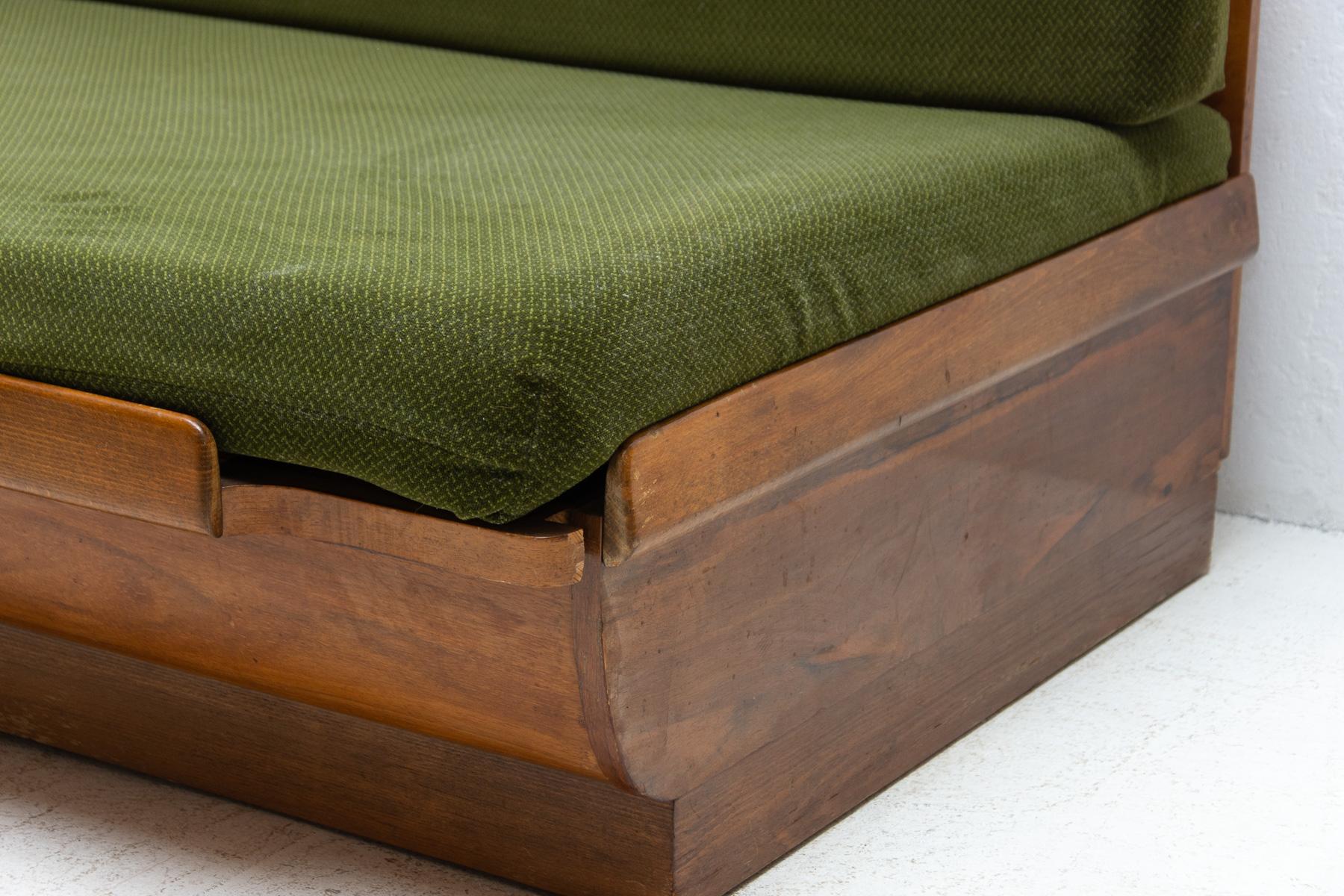 Art Deco Mid Century Sofabed in Walnut by Jindrich Halabala for UP Zavody, 1950´s