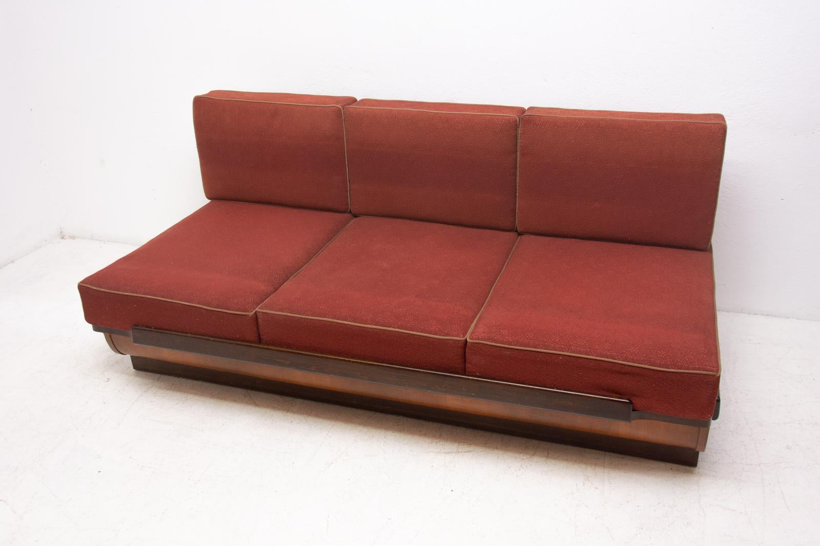 Czech Midcentury Sofa Bed in Walnut by Jindřich Halabala for UP Zavody, 1950s