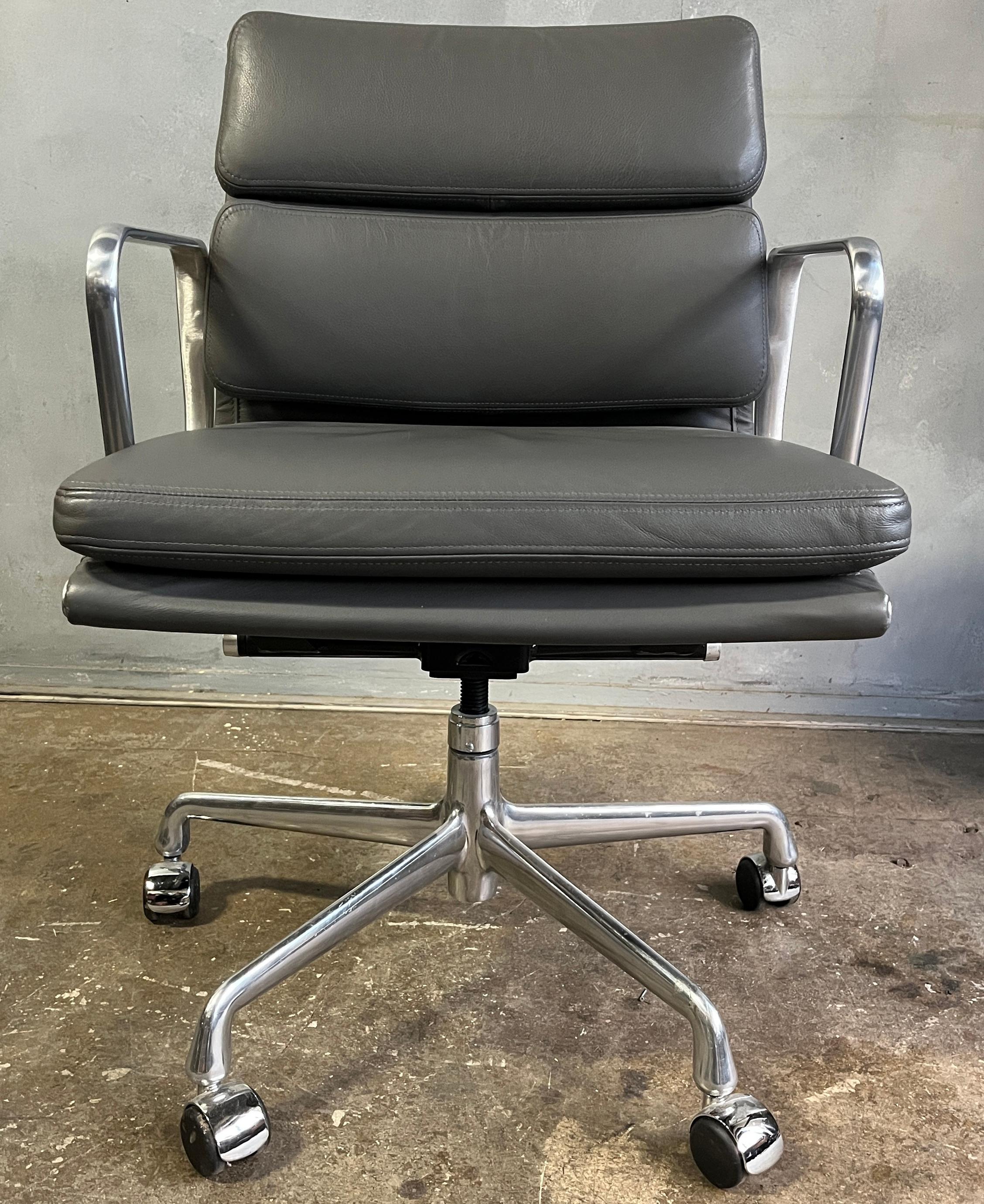 Mid-Century Soft Pad Chairs by Eames for Herman Miller In Good Condition In BROOKLYN, NY