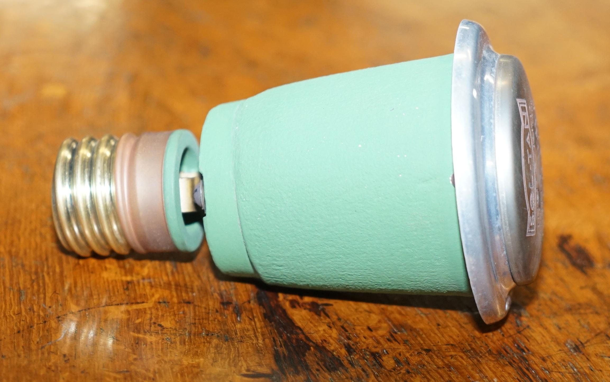 Lámpara de pie industrial articulada Sol-Tan de mediados de siglo y bombilla calefactora original en venta 7