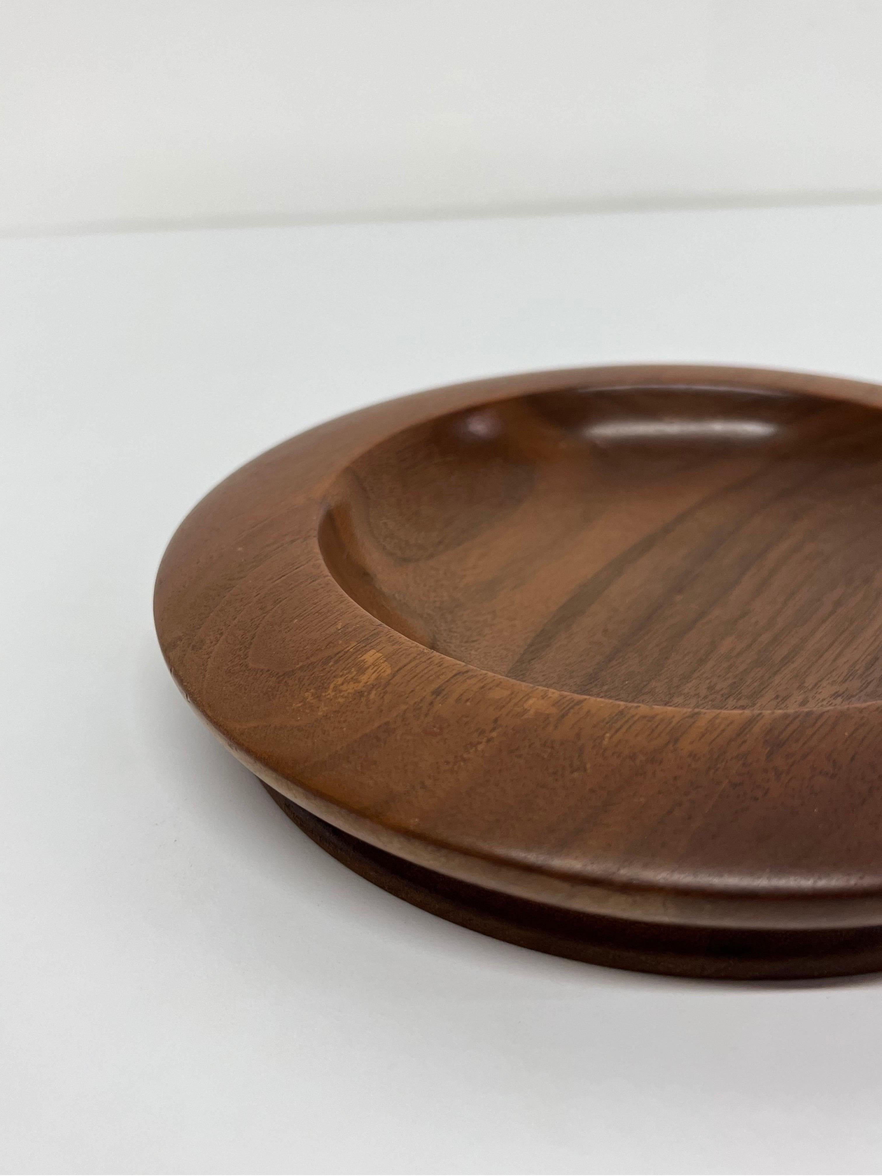 Mid-Century Solid American Walnut Bowl or Catchall, 1950s For Sale 5